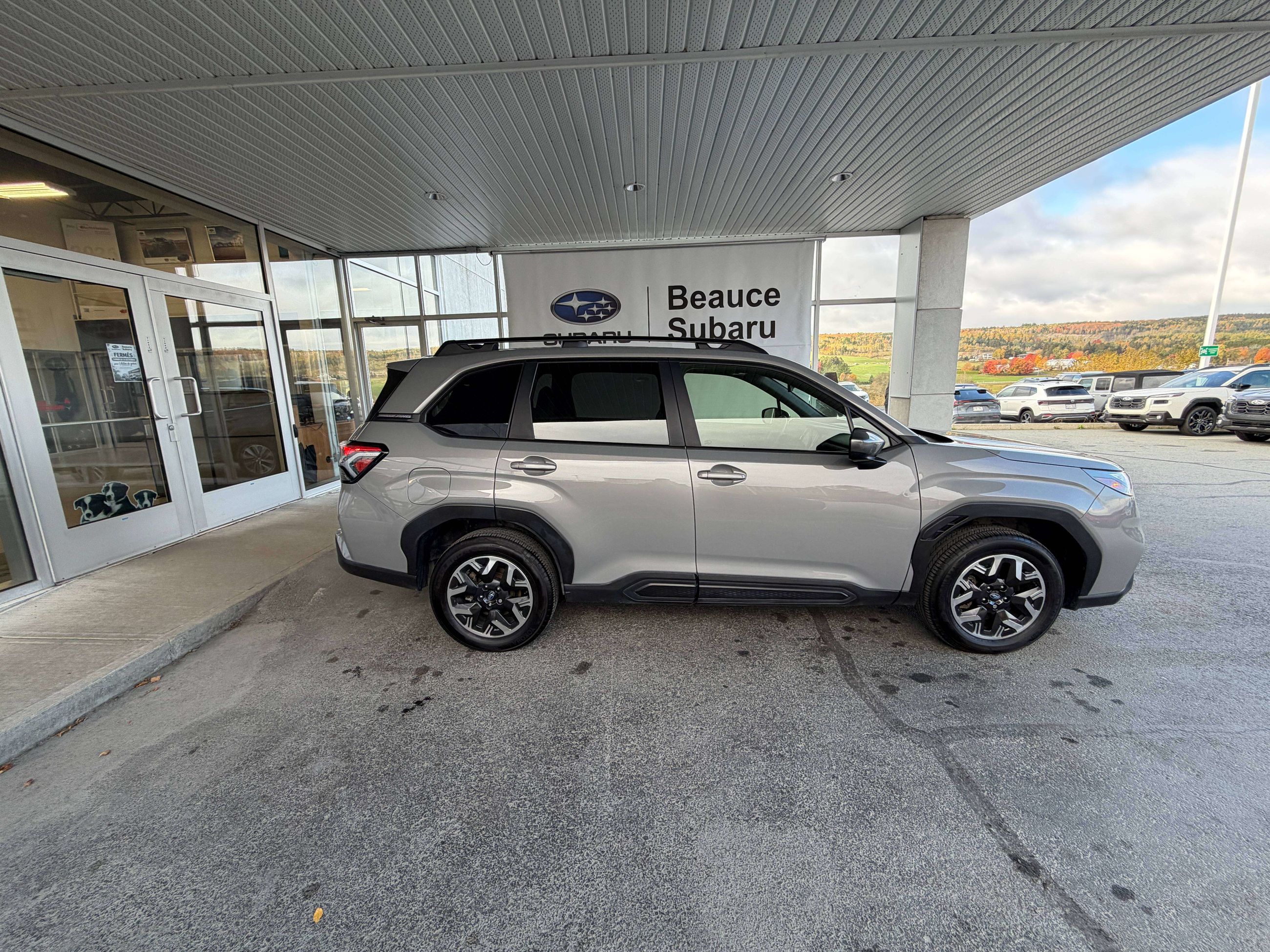 Photo 2025 Subaru Forester Touring #3