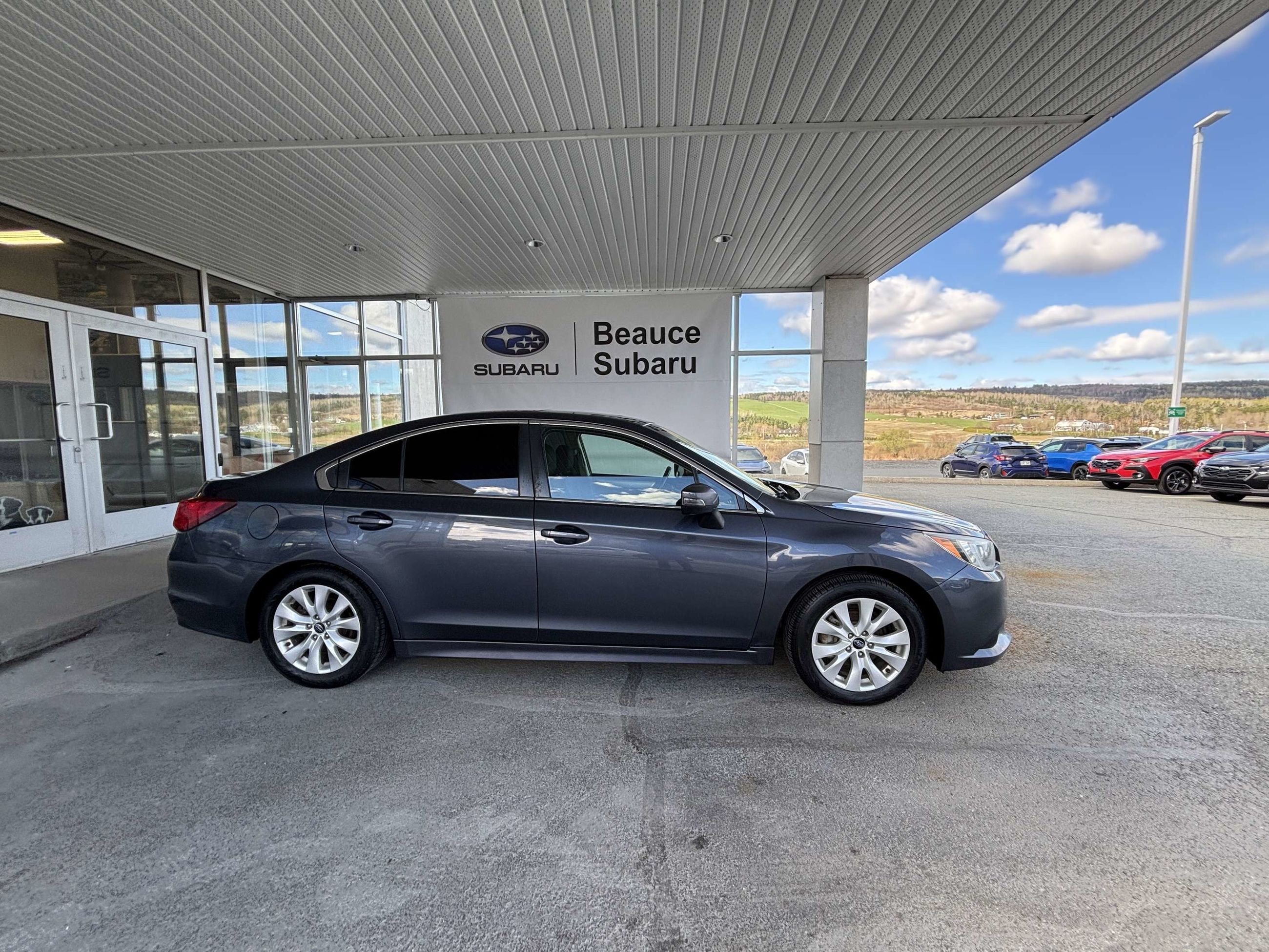 Photo 2017 Subaru Legacy 4dr Sdn CVT 2.5i w-Touring Pkg #2