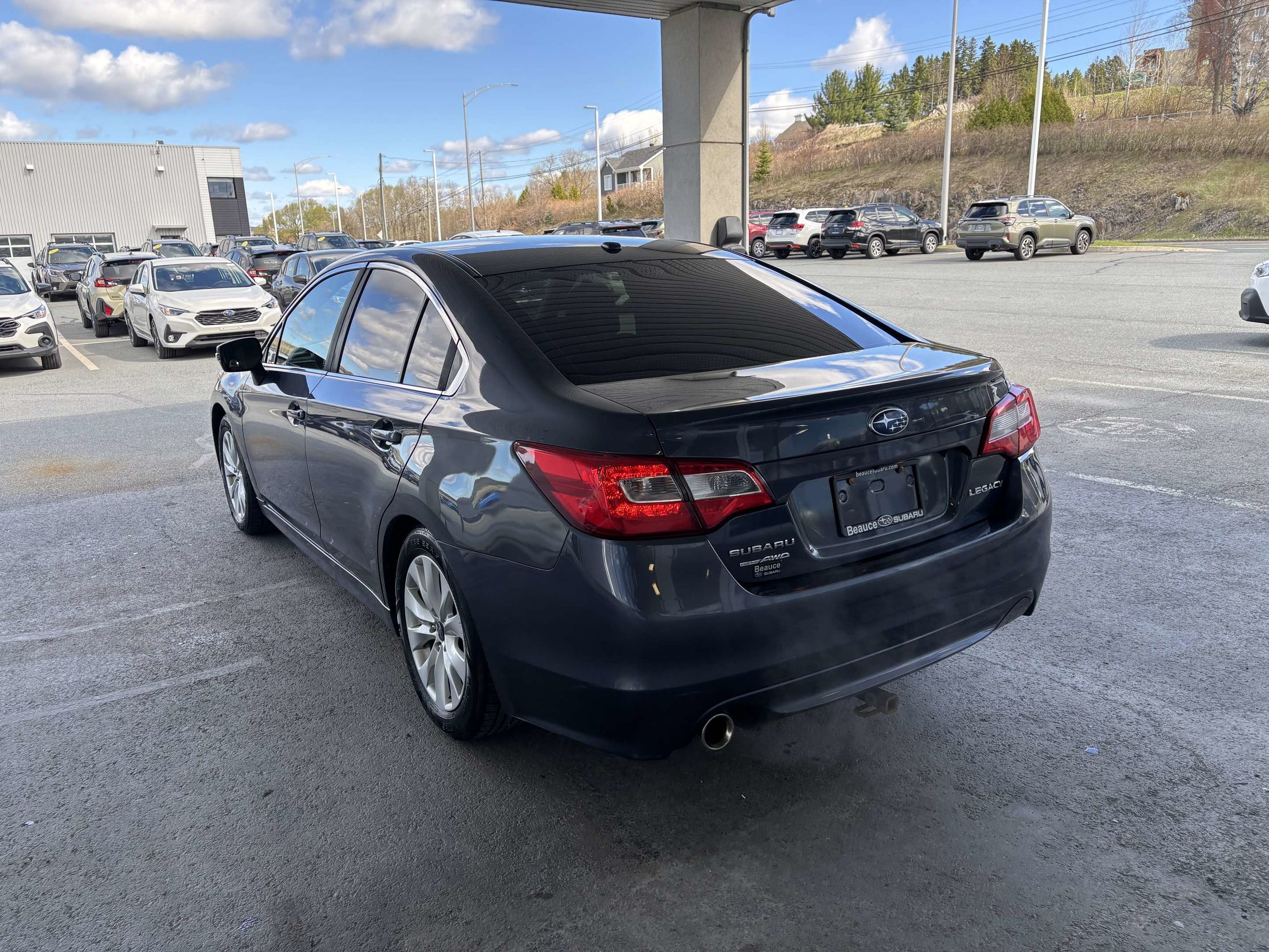 Photo 2017 Subaru Legacy 4dr Sdn CVT 2.5i w-Touring Pkg #5