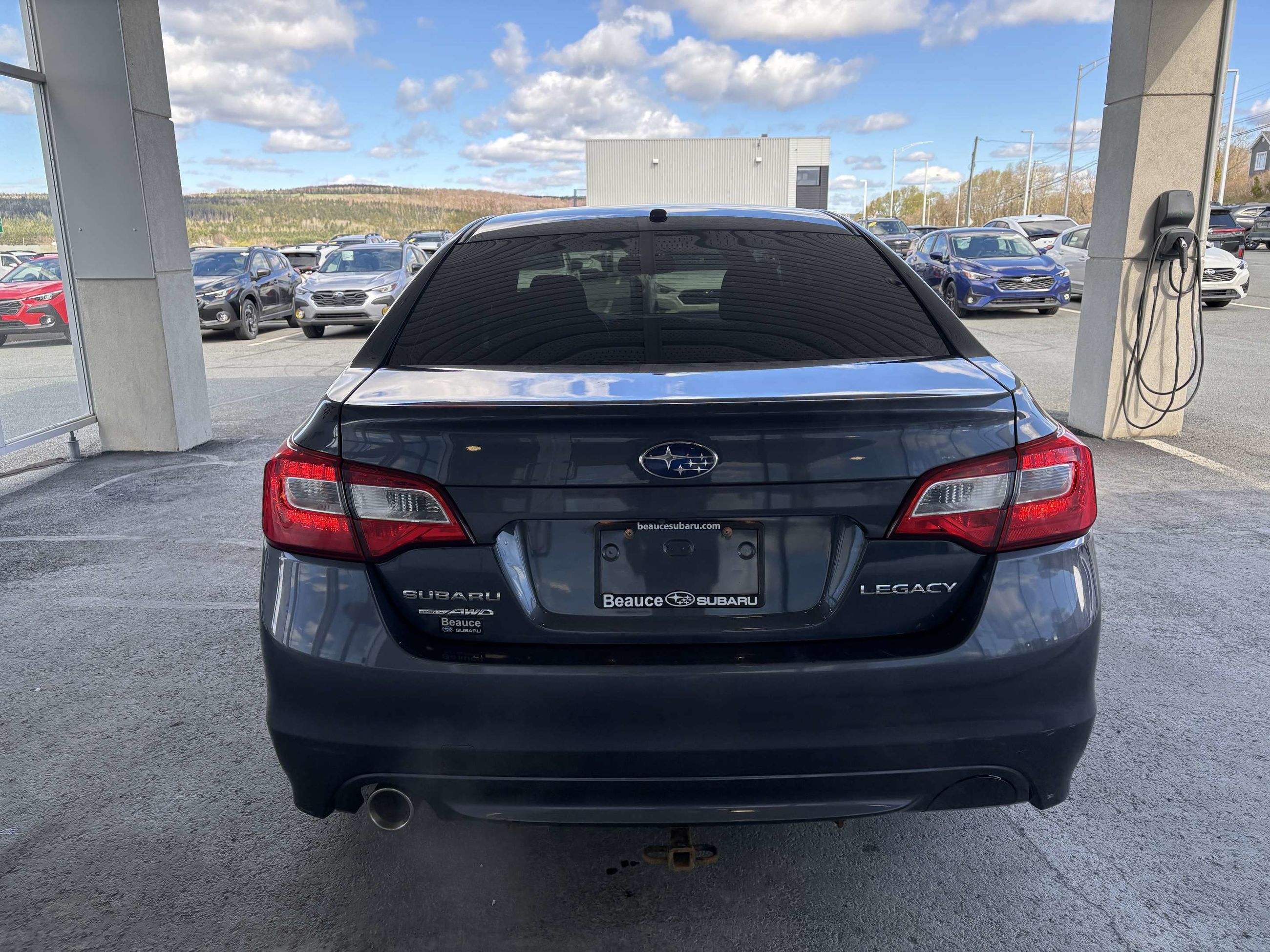 Photo 2017 Subaru Legacy 4dr Sdn CVT 2.5i w-Touring Pkg #4