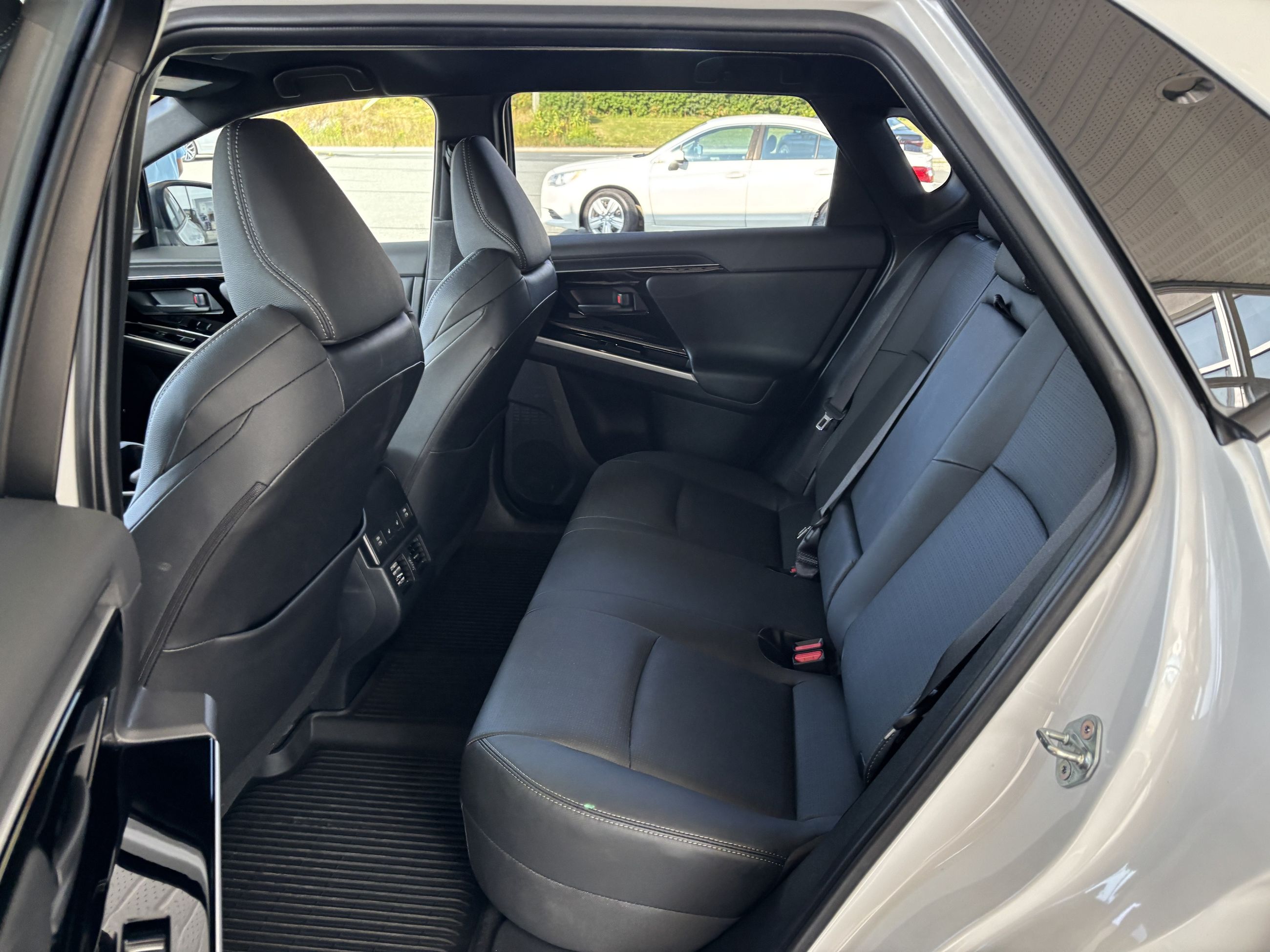 2024 Subaru Solterra AWD w-Luxury Package