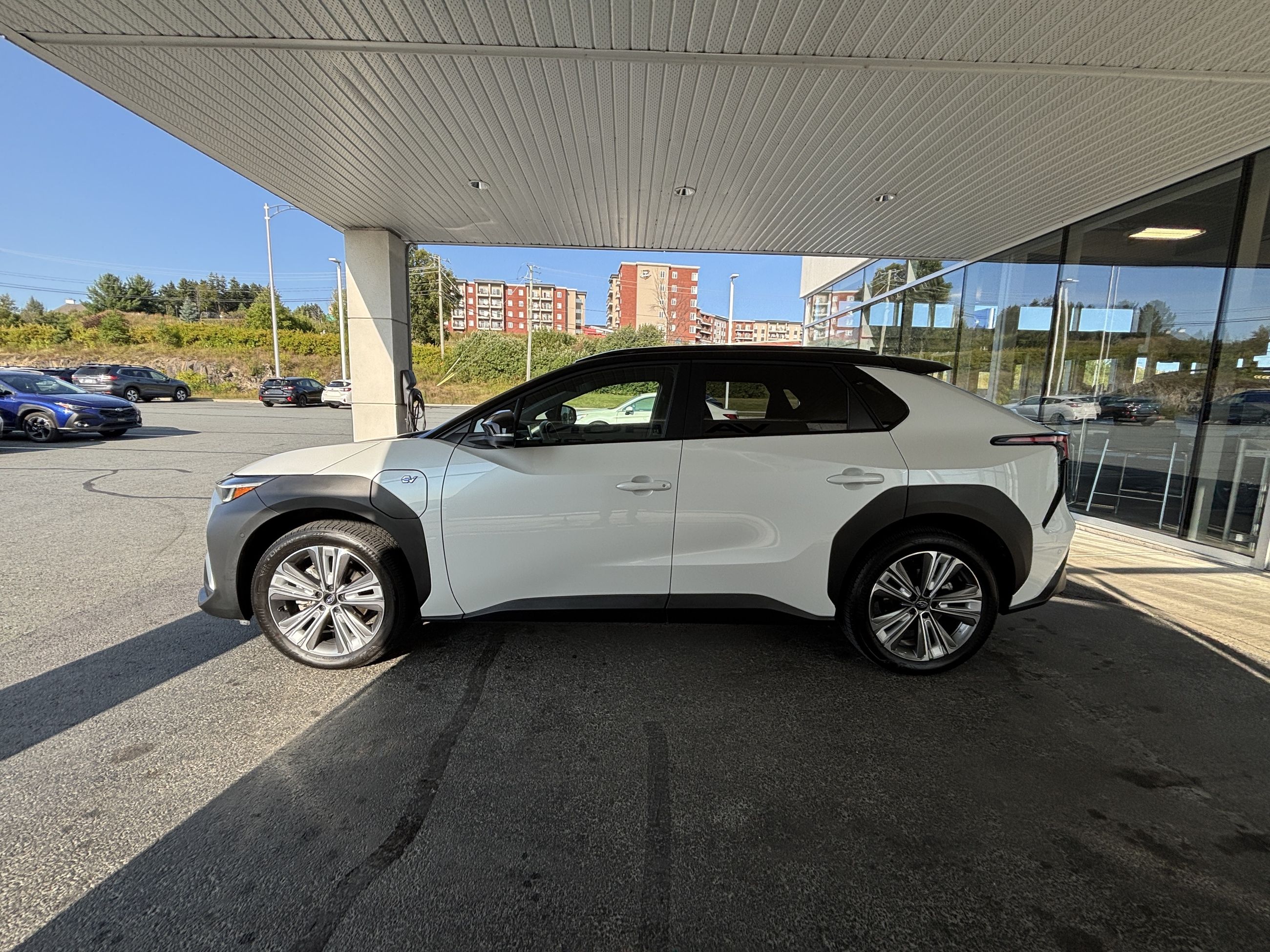 2024 Subaru Solterra AWD w-Luxury Package