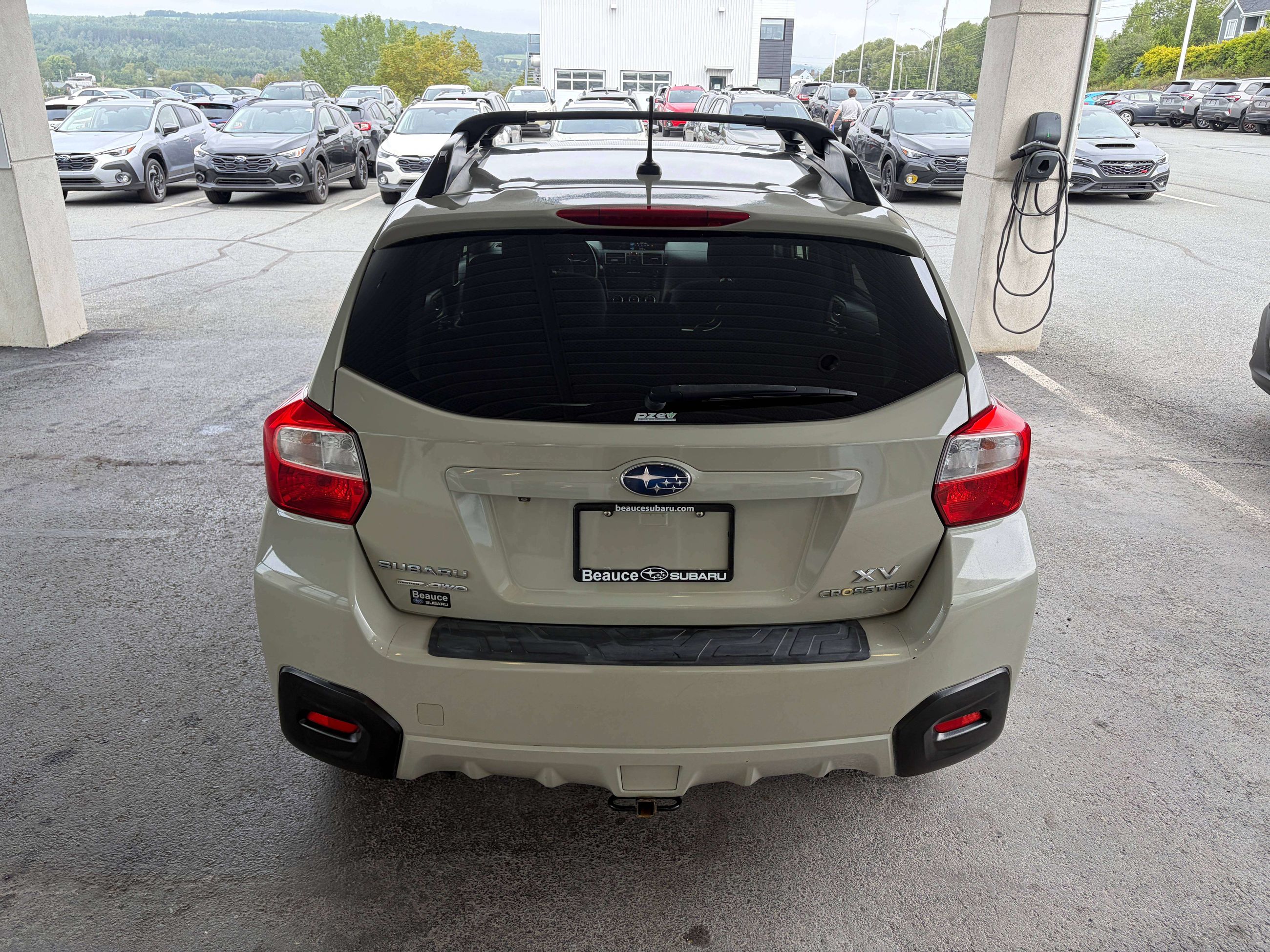 Photo 2015 Subaru XV 2.0i Touring Pkg #4