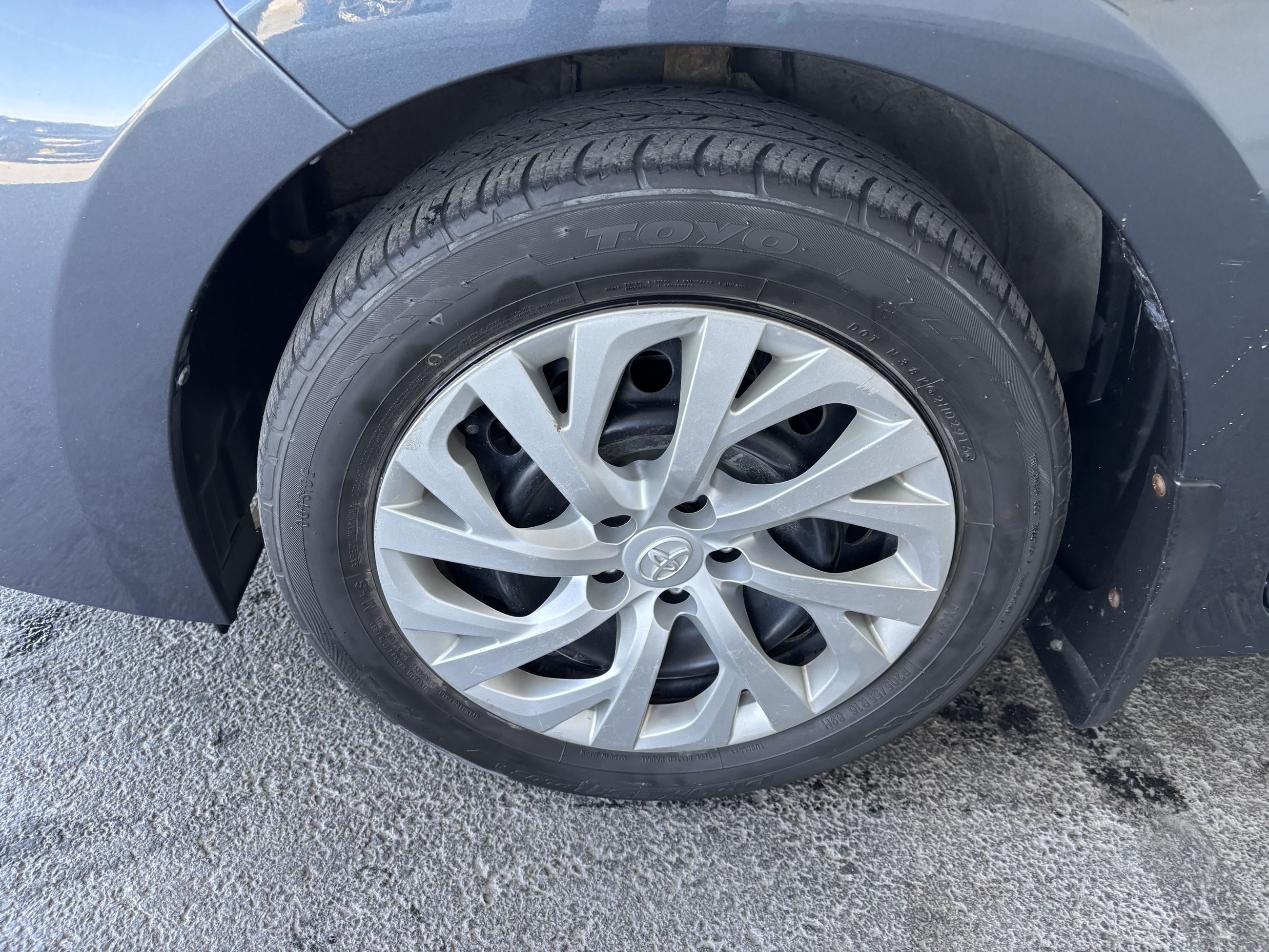 Toyota Corolla 4dr Sdn CVT LE 2017