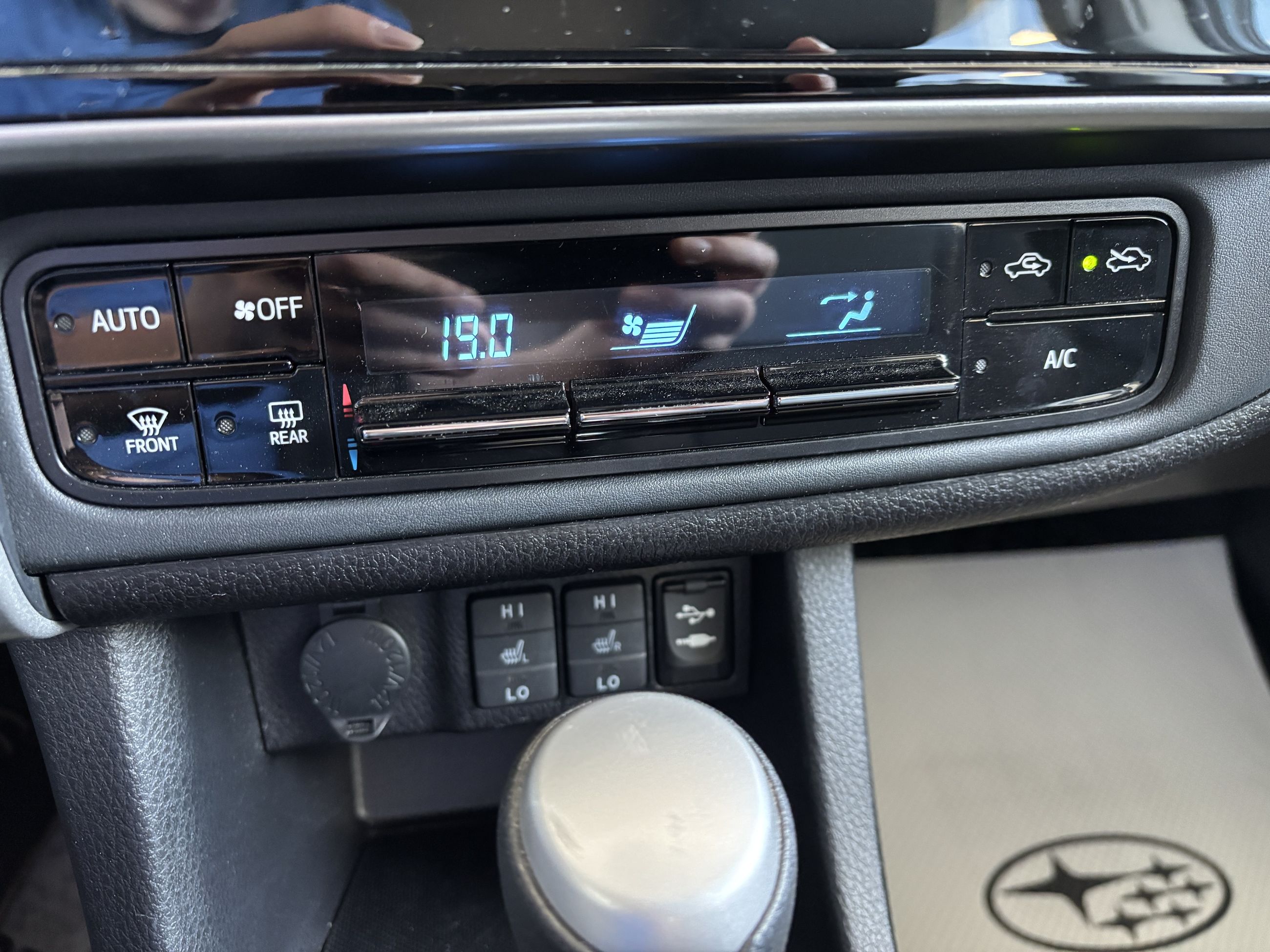 Toyota Corolla 4dr Sdn CVT LE 2017