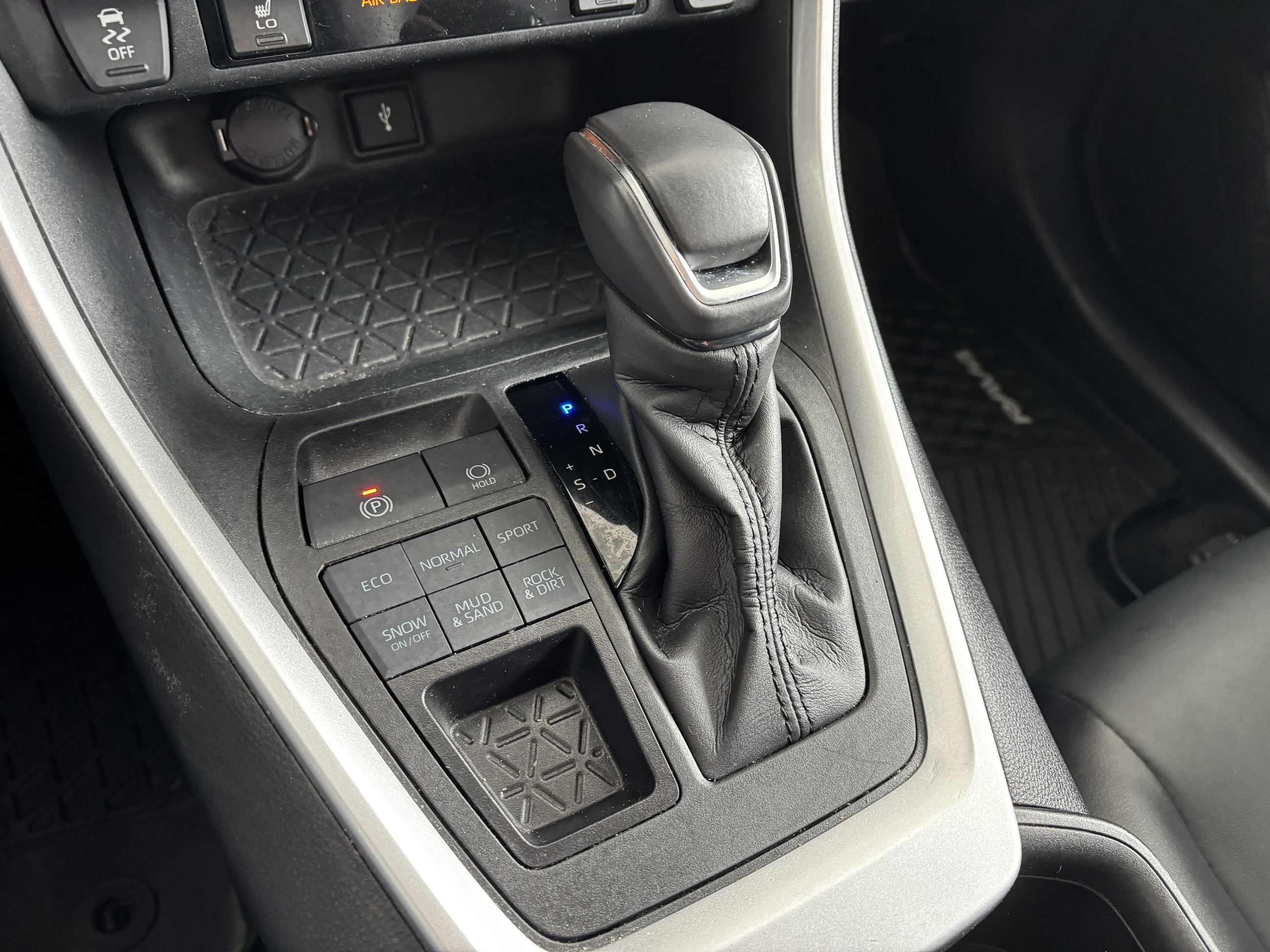Toyota RAV4 XLE AWD 2022
