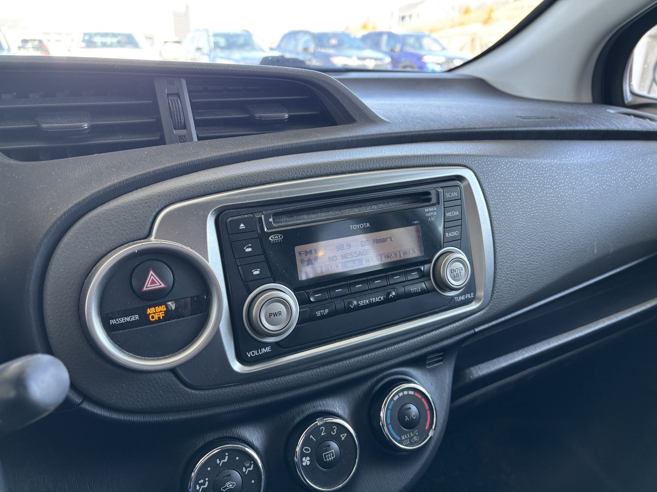 2014 Toyota Yaris 5dr HB Auto LE