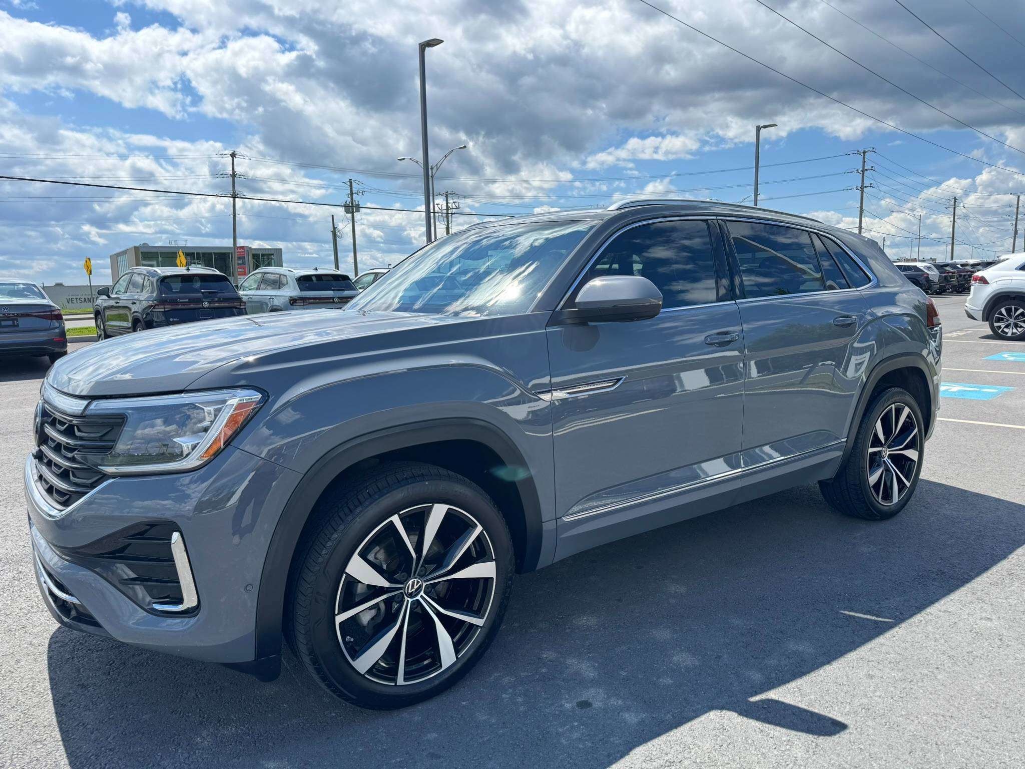 Photo 2024 Volkswagen Atlas Crossport Execline #4