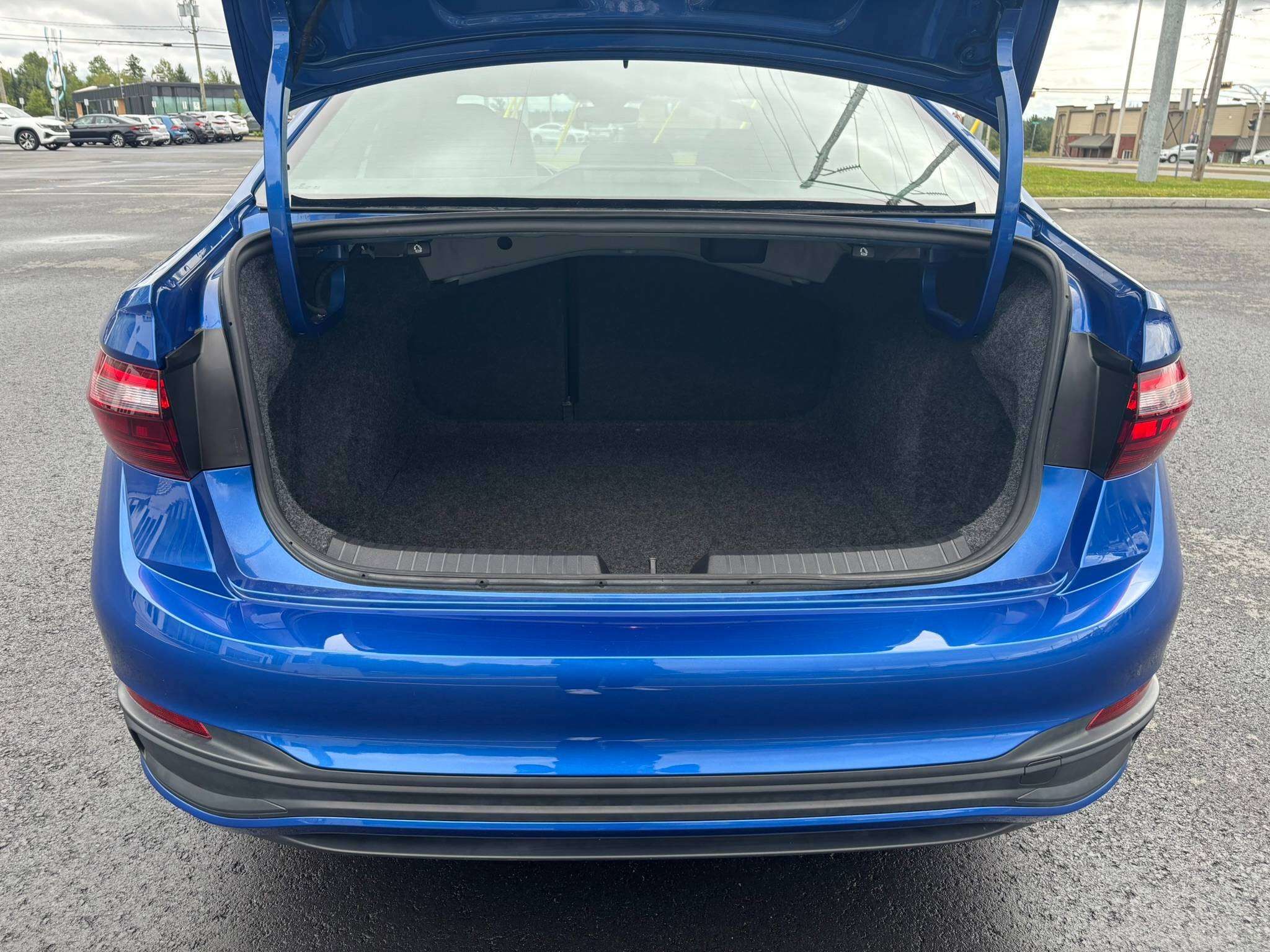 Photo 2024 Volkswagen Jetta Comfortline Groupe Sport #7