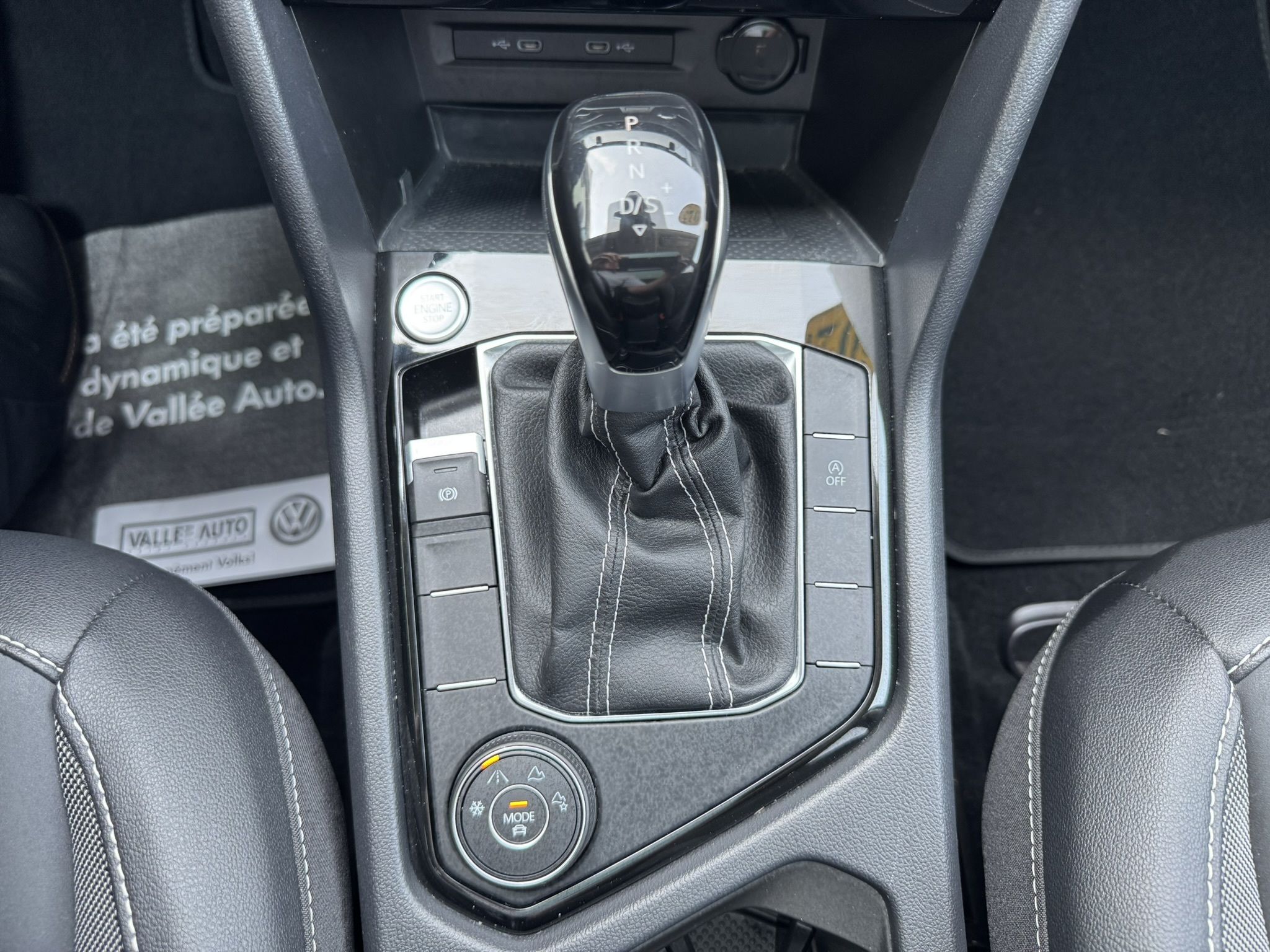 Volkswagen Taos Comfortline 4MOTION/Toit panoramique 2023