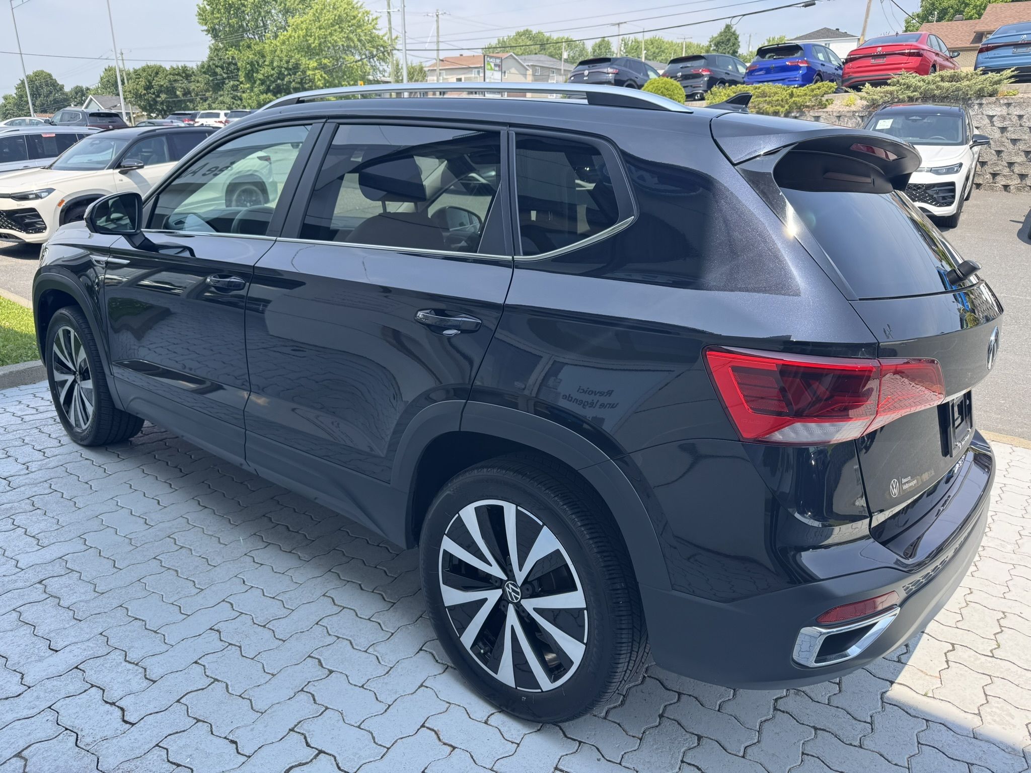 Volkswagen Taos Comfortline 4MOTION/Toit panoramique 2023