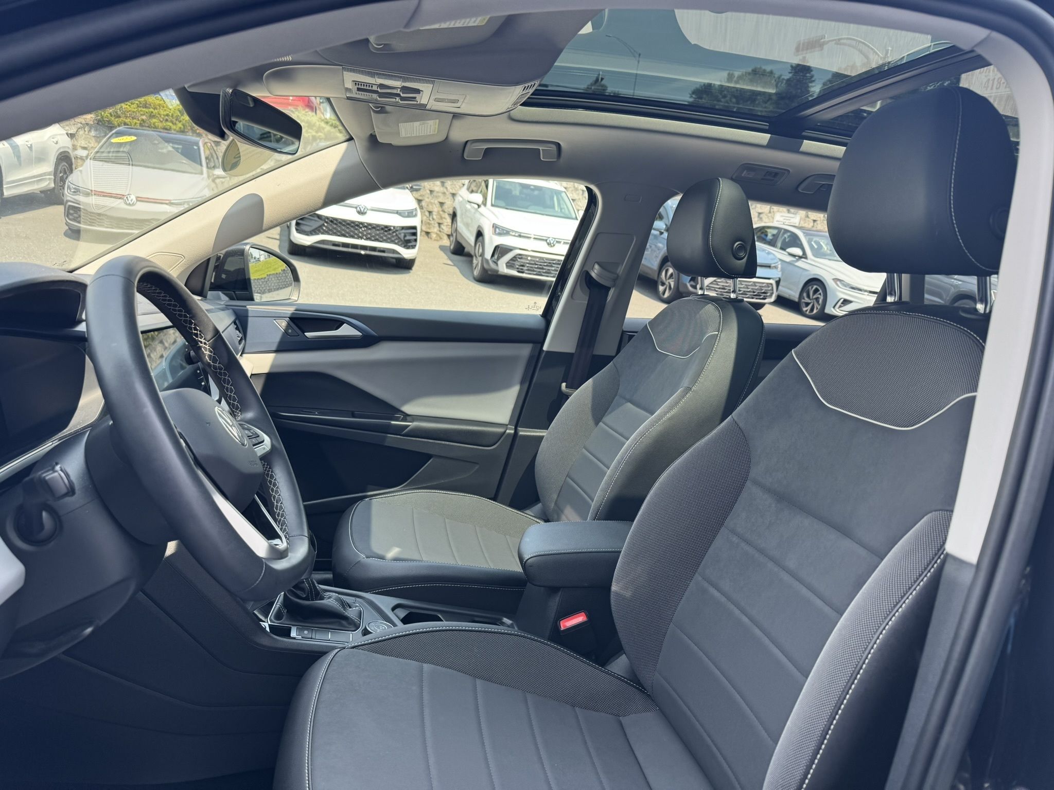 Volkswagen Taos Comfortline 4MOTION/Toit panoramique 2023