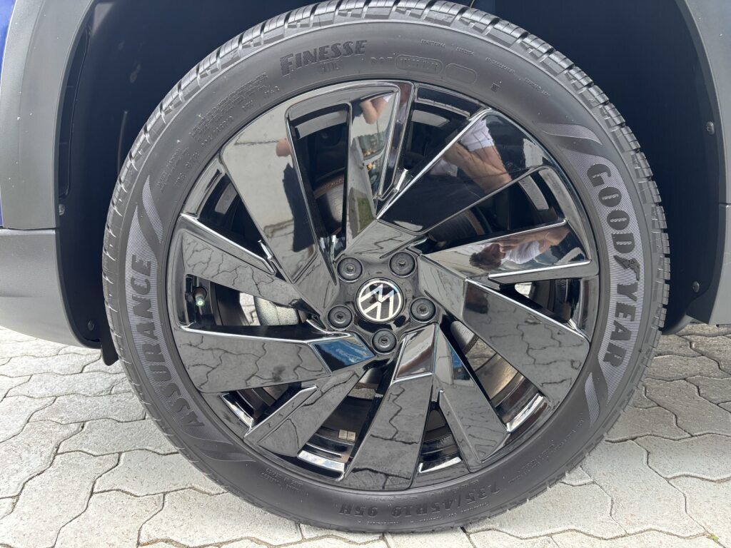 Volkswagen Taos Highline 4MOTION 2023