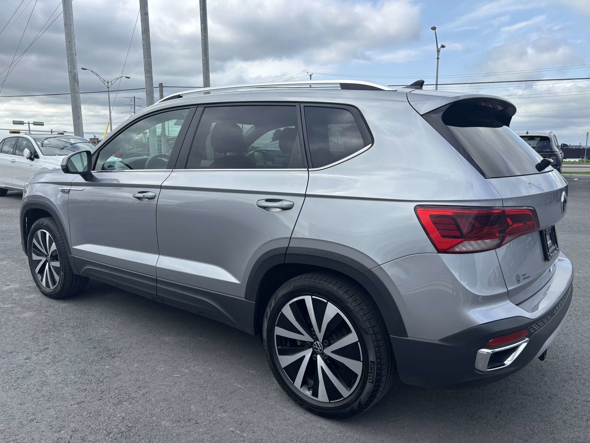 Photo Volkswagen Taos Comfortline 4MOTION -Ltd Avail- 2023 #5