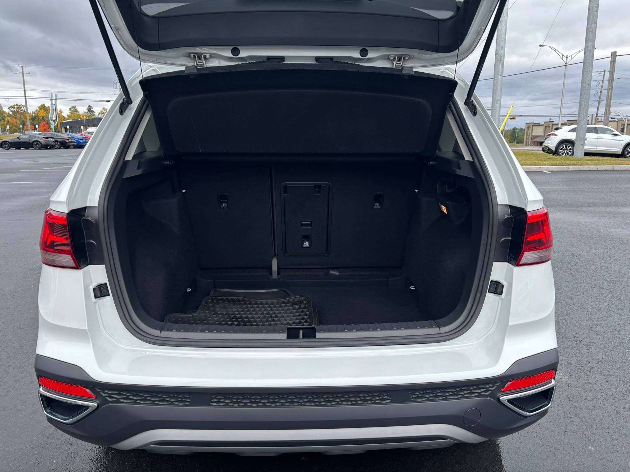 Photo Volkswagen Taos Comfortline +Toit Panoramique 2023 #7