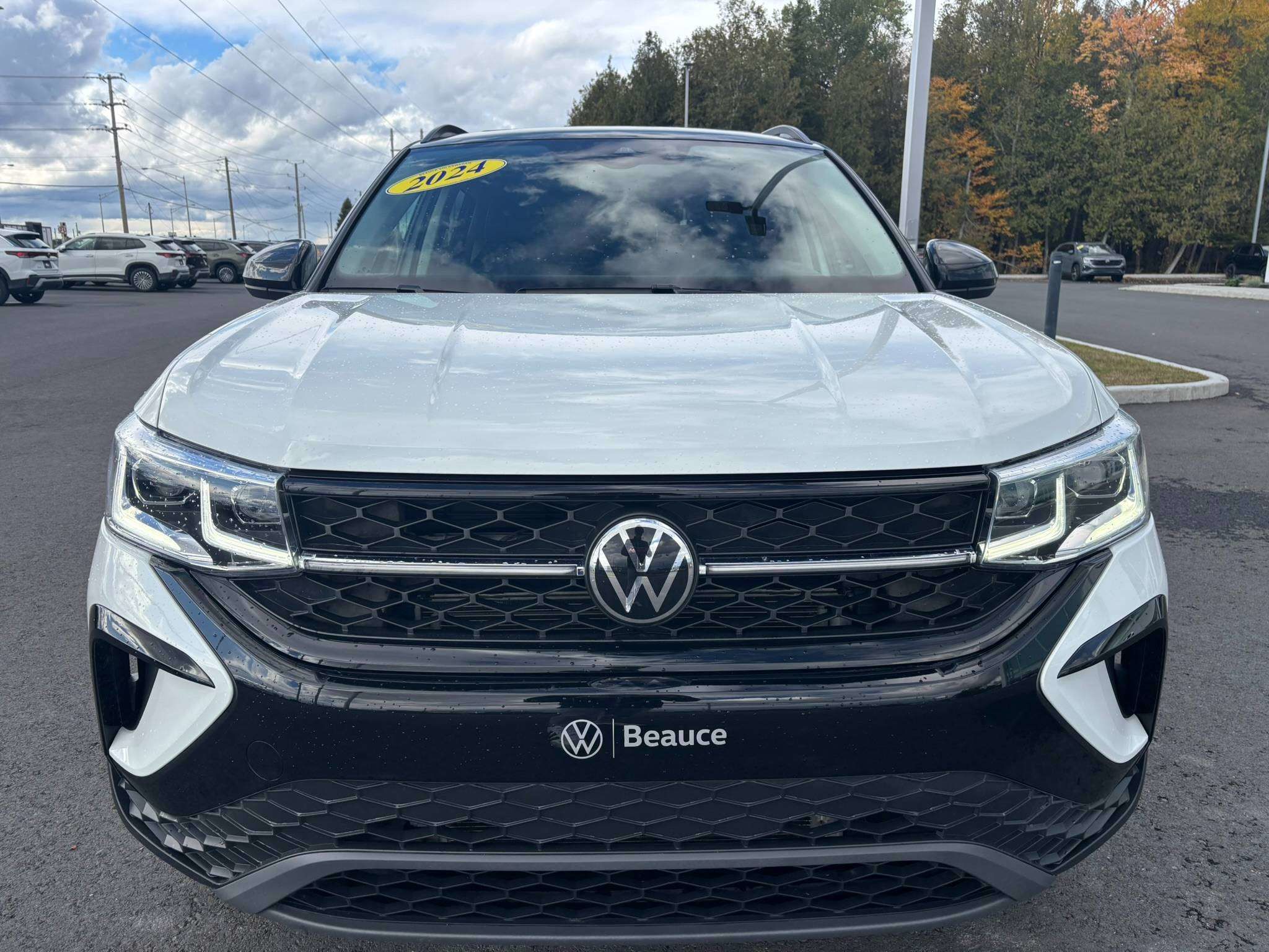 Photo 2024 Volkswagen Taos Comfortline Black Edition #3