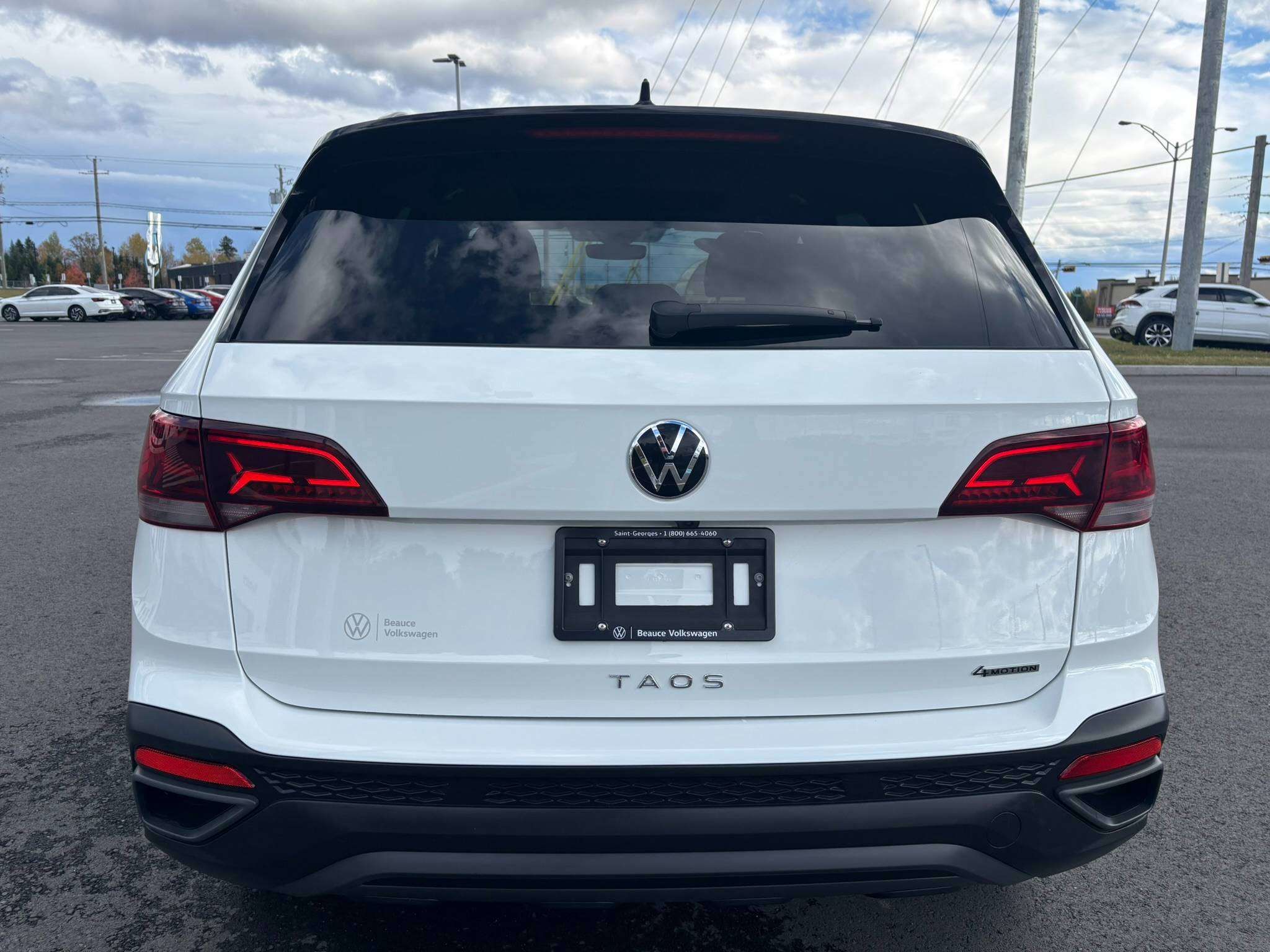 Photo 2024 Volkswagen Taos Comfortline Black Edition #6