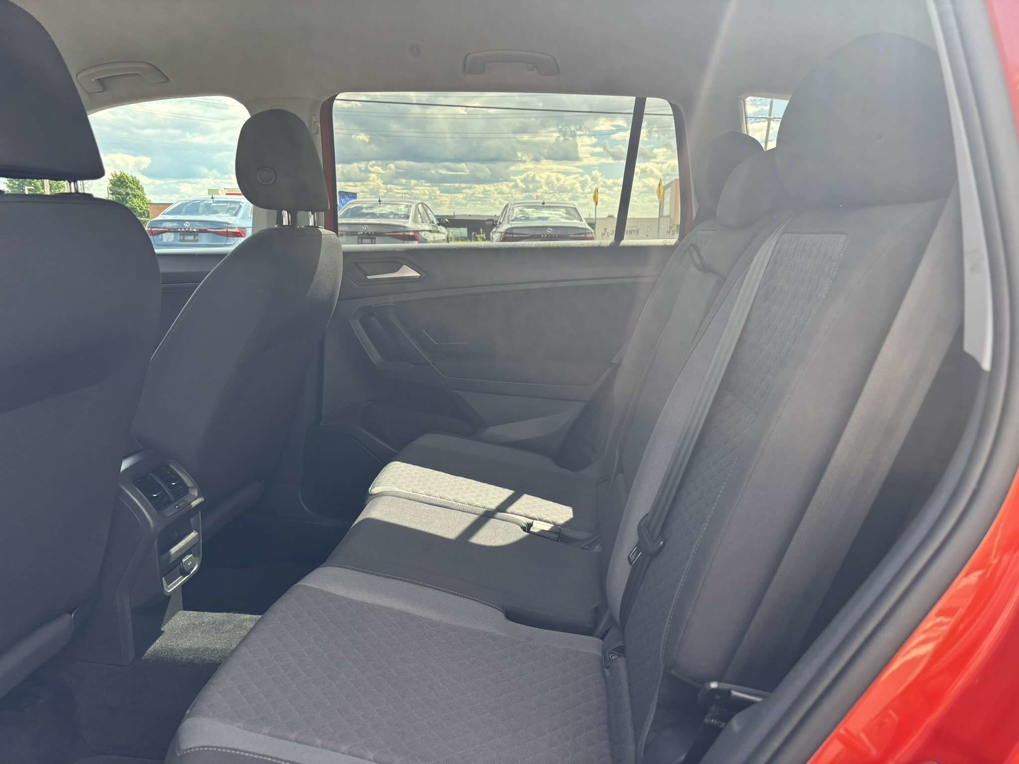 Photo 2019 Volkswagen Tiguan Trendline 4MOTION #8