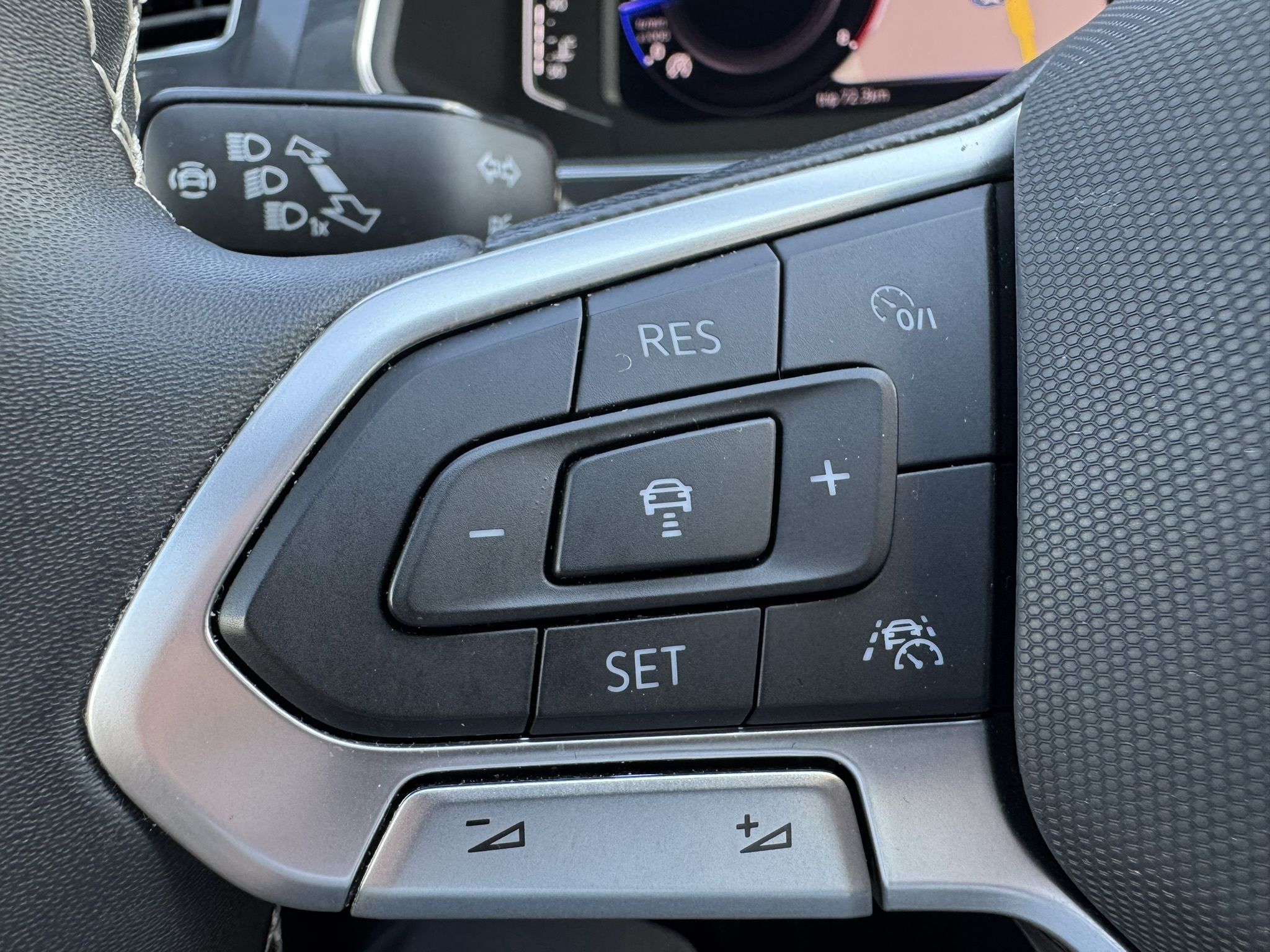 2023 Volkswagen Tiguan Highline R-Line 4MOTION