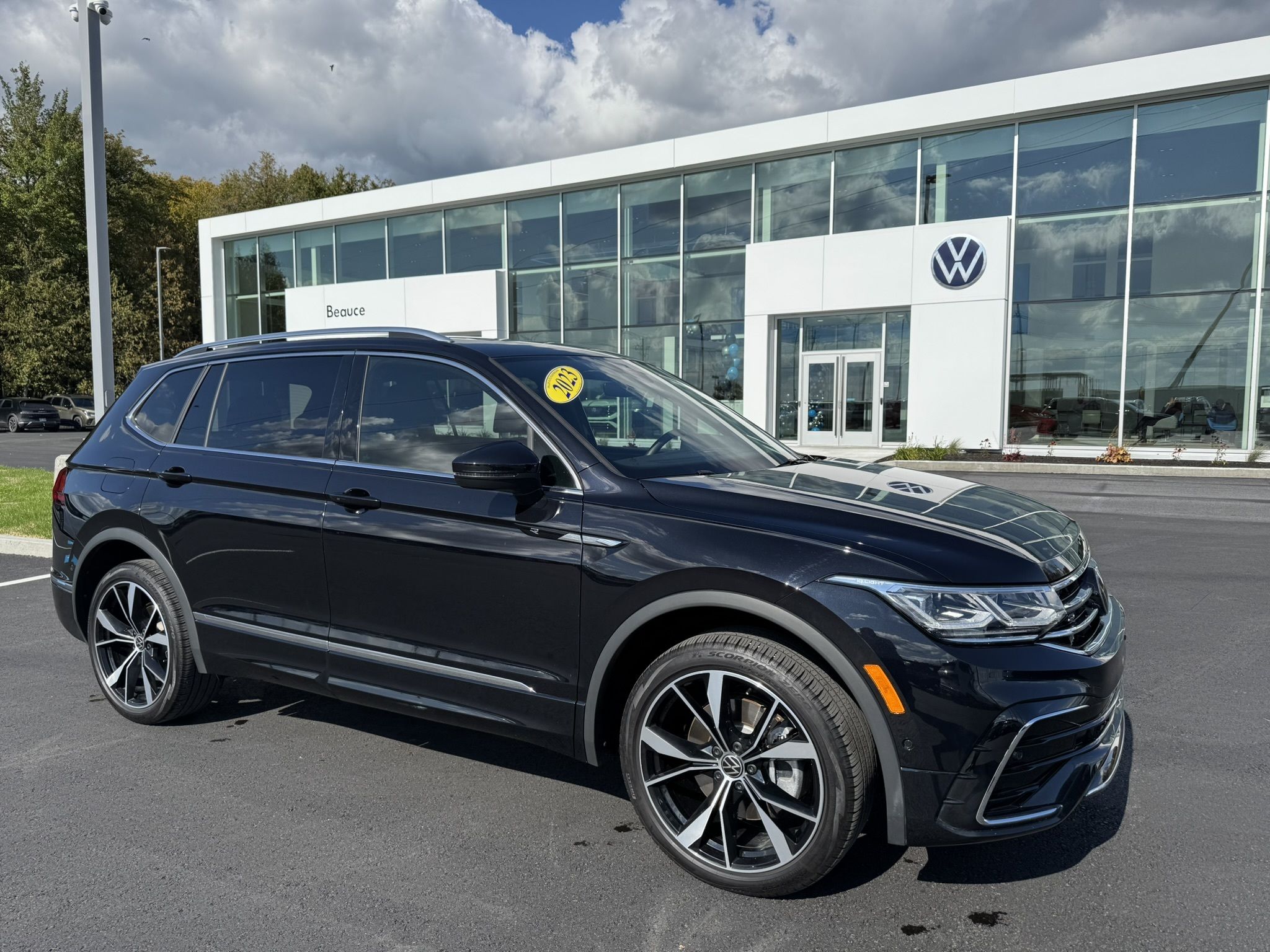 2023 Volkswagen Tiguan Highline R-Line 4MOTION