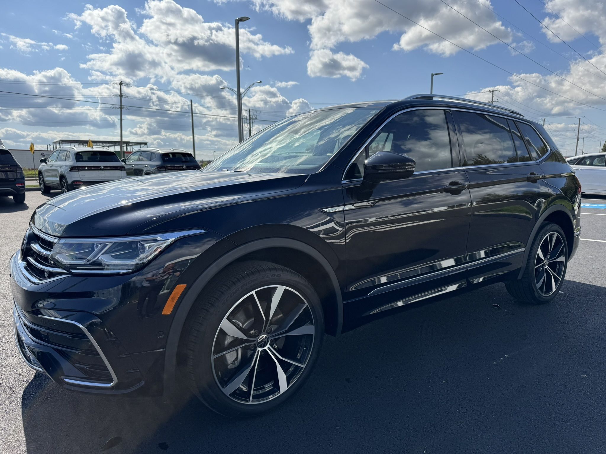 2023 Volkswagen Tiguan Highline R-Line 4MOTION