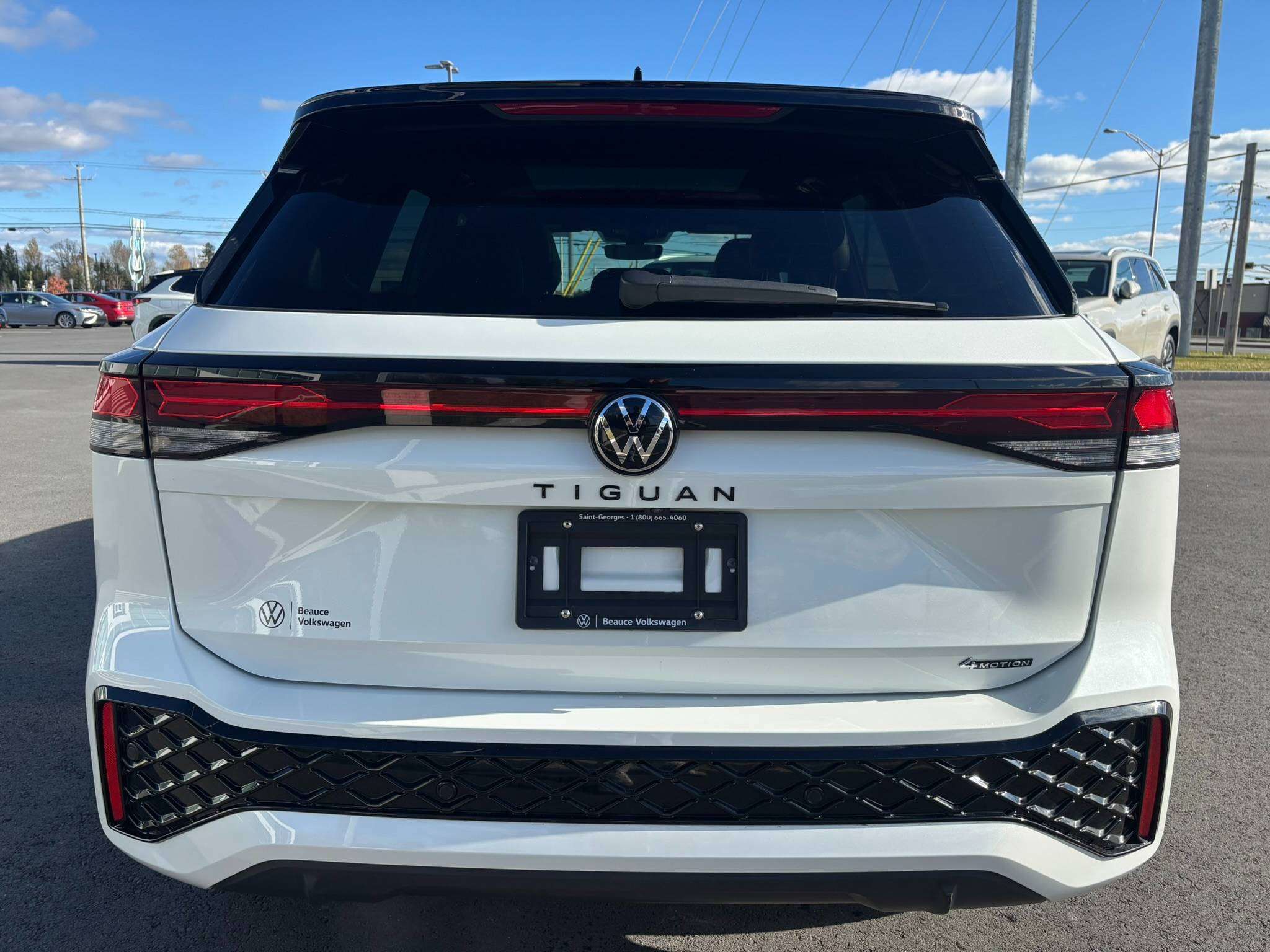 Photo 2026 Volkswagen Tiguan Comfortline R-Line Black Edition #6