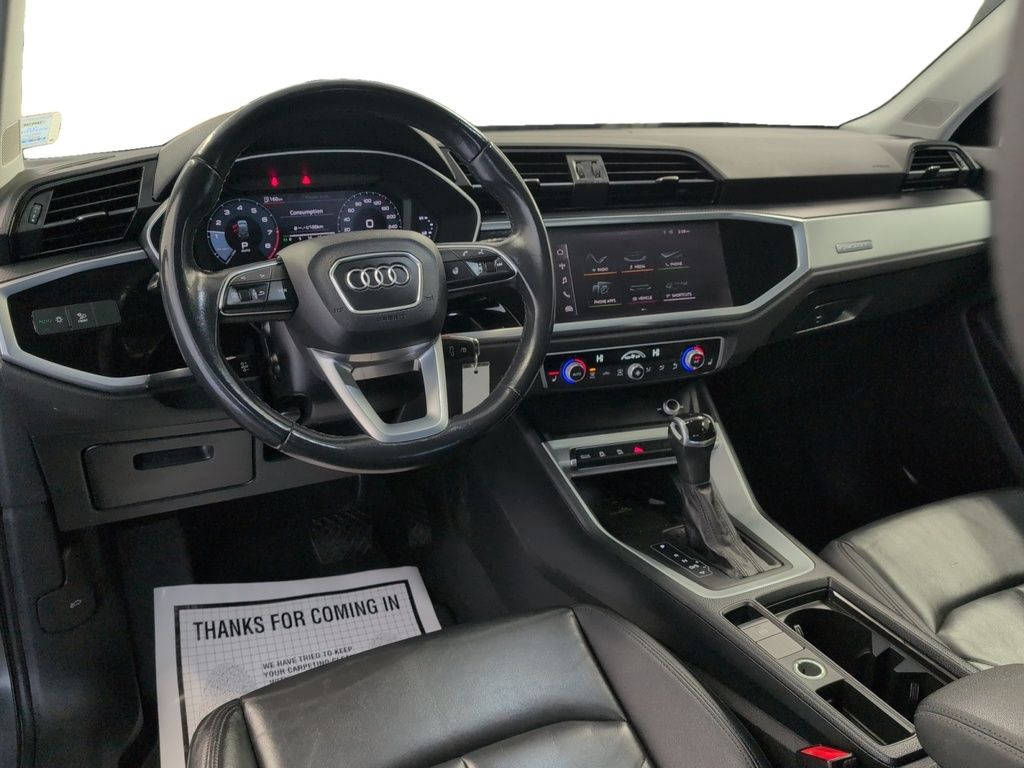 2021 Audi Q3 Komfort ! Leather, AWD! Fresh Trade!