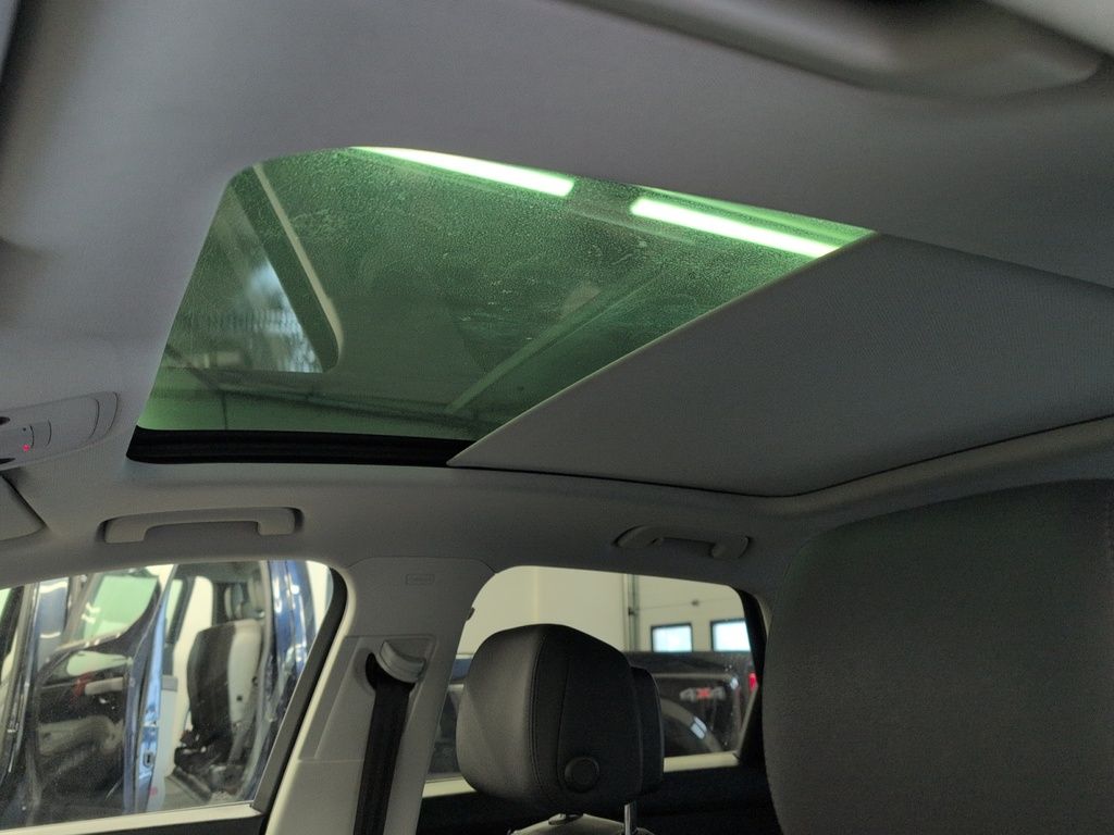 2021 Audi Q3 Komfort ! Leather, AWD! Fresh Trade!