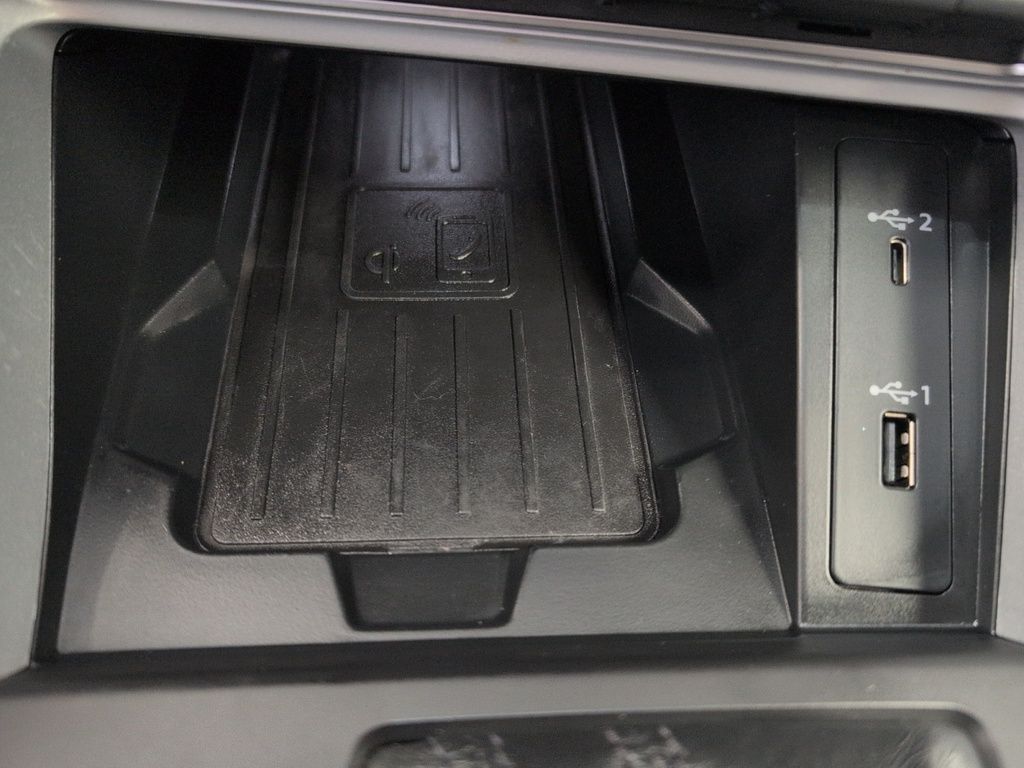 2021 Audi Q3 Komfort ! Leather, AWD! Fresh Trade!