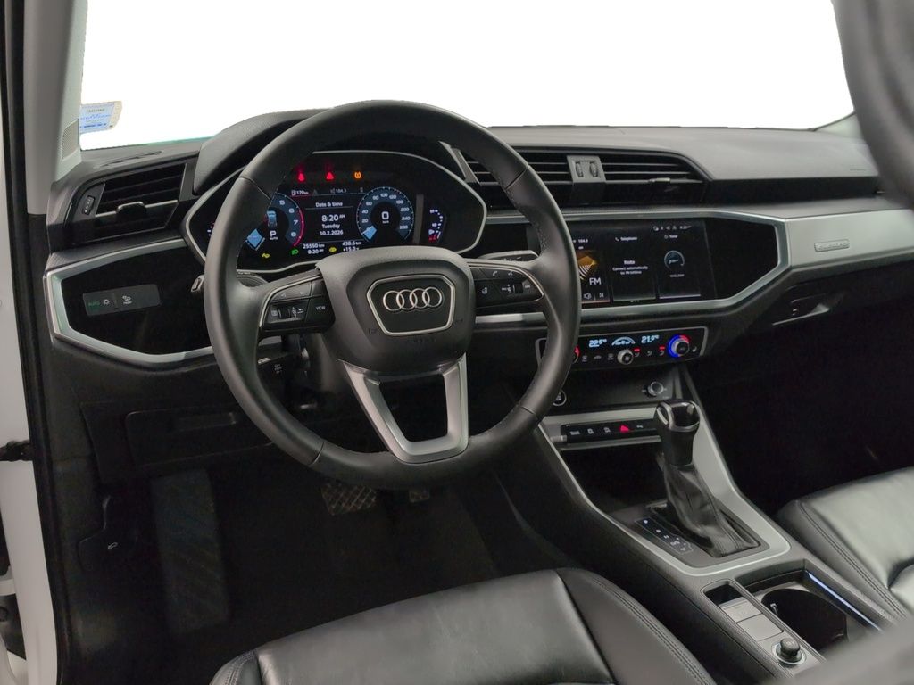 2025 Audi Q3 Komfort ! Leather, AWD! Fresh Trade!