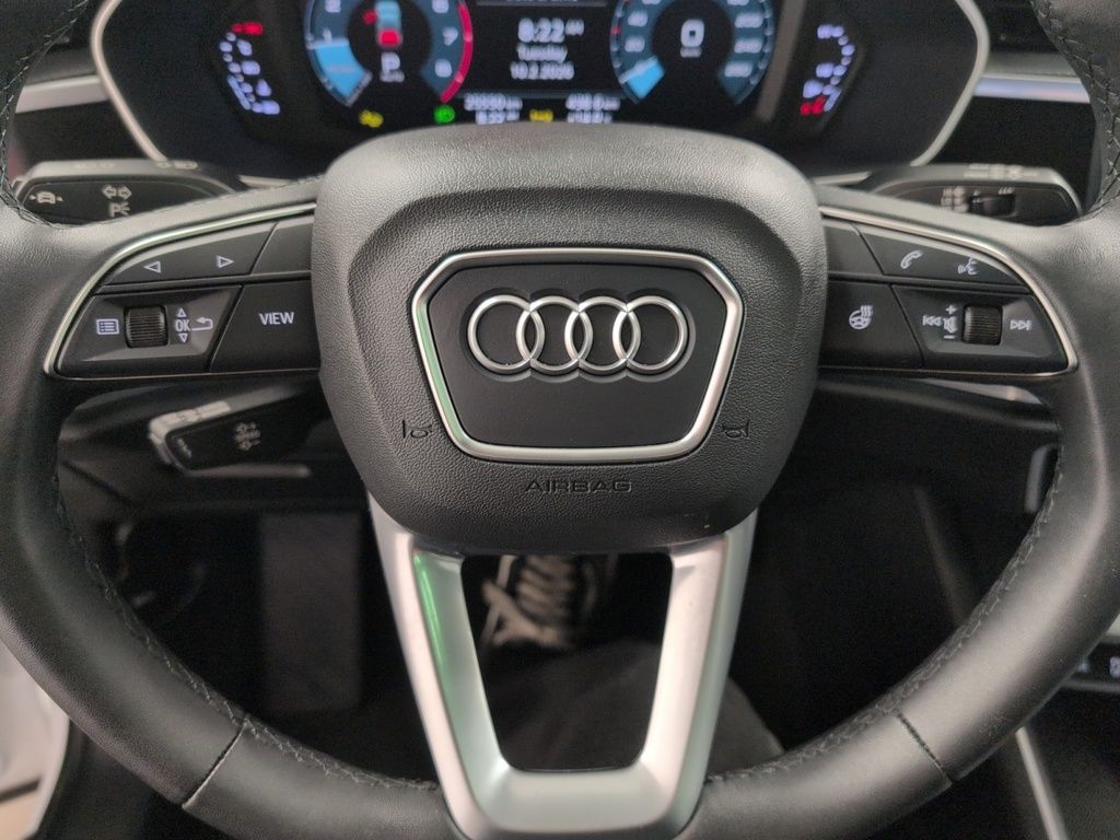 2025 Audi Q3 Komfort ! Leather, AWD! Fresh Trade!
