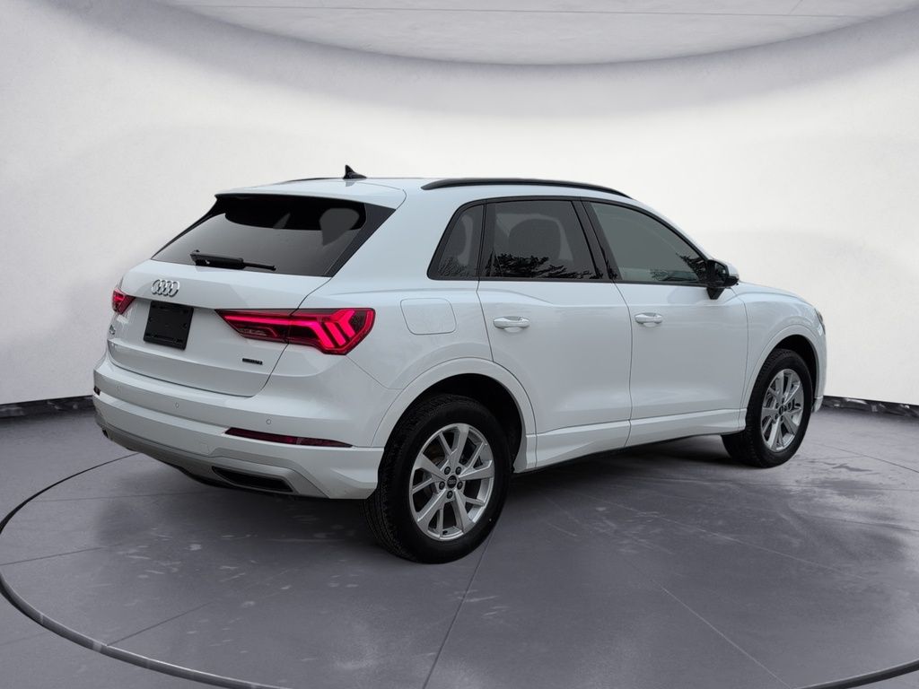 2025 Audi Q3 Komfort ! Leather, AWD! Fresh Trade!