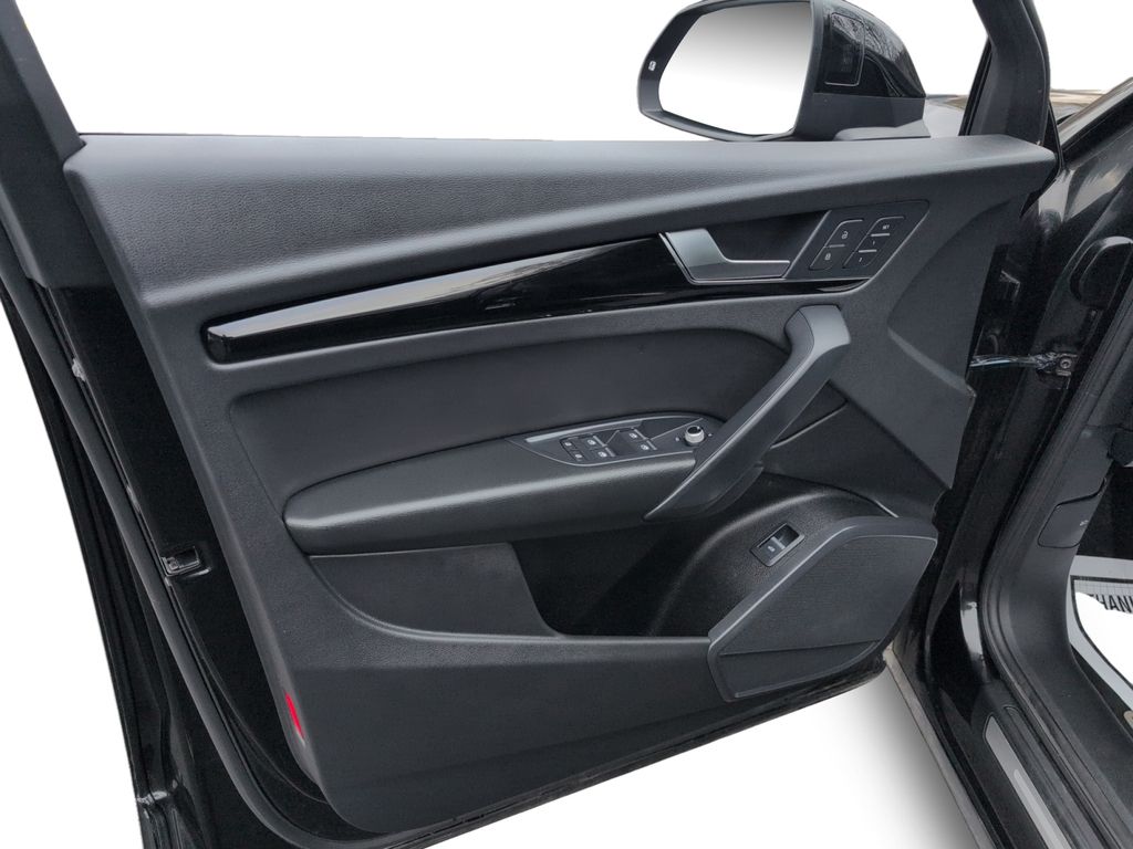 2023 Audi Q5 Komfort ! Leather, AWD! Fresh Trade!