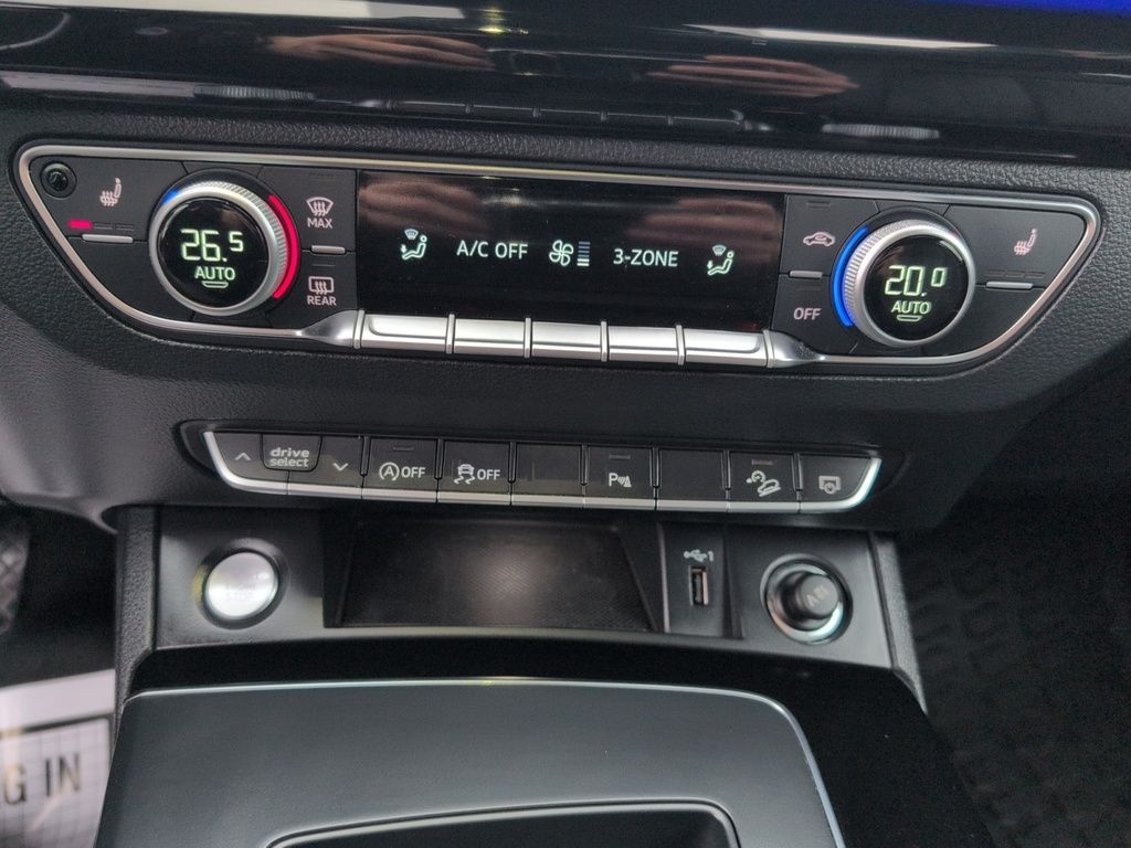 2023 Audi Q5 Komfort ! Leather, AWD! Fresh Trade!