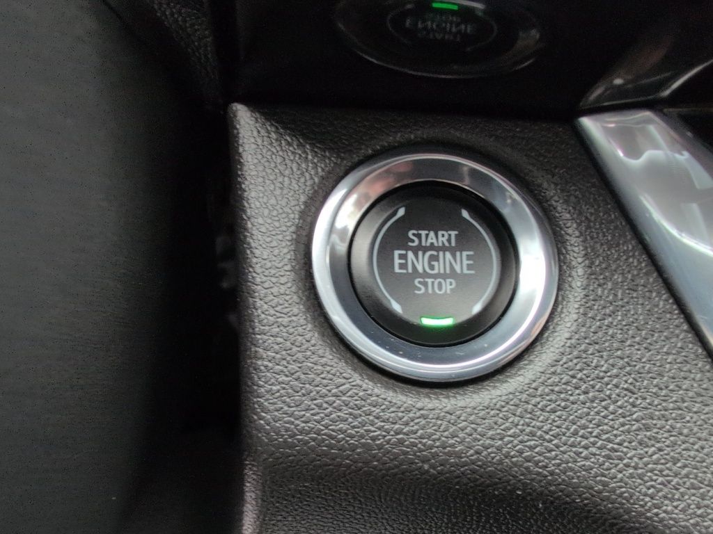 2024 Buick Envista SPORT TOURING! Black Rims, Leather !