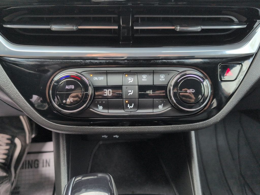 2024 Buick Envista SPORT TOURING! Black Rims, Leather !