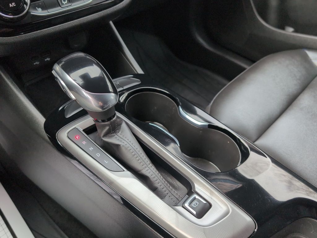 2024 Buick Envista SPORT TOURING! Black Rims, Leather !