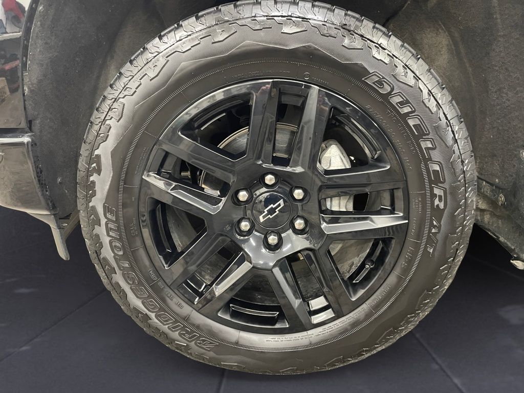 Chevrolet Silverado 1500 CUSTOM 2025