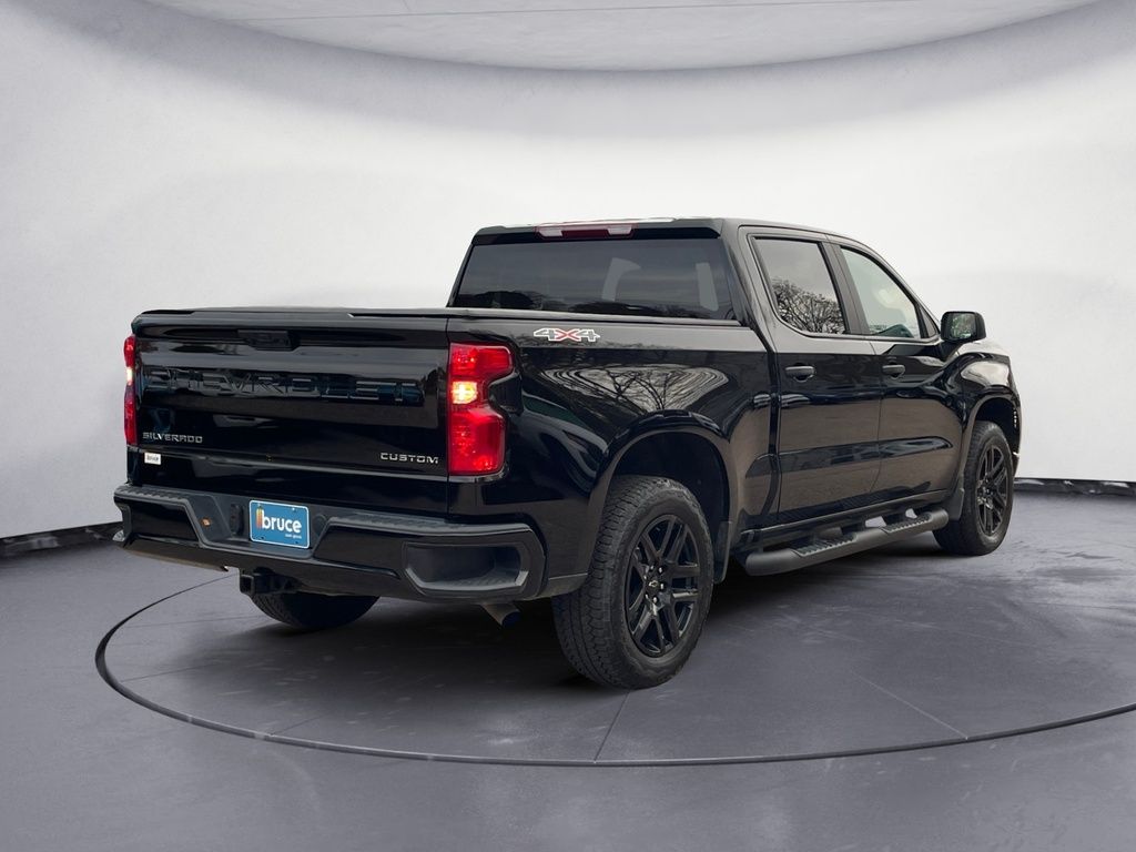 Chevrolet Silverado 1500 CUSTOM 2025