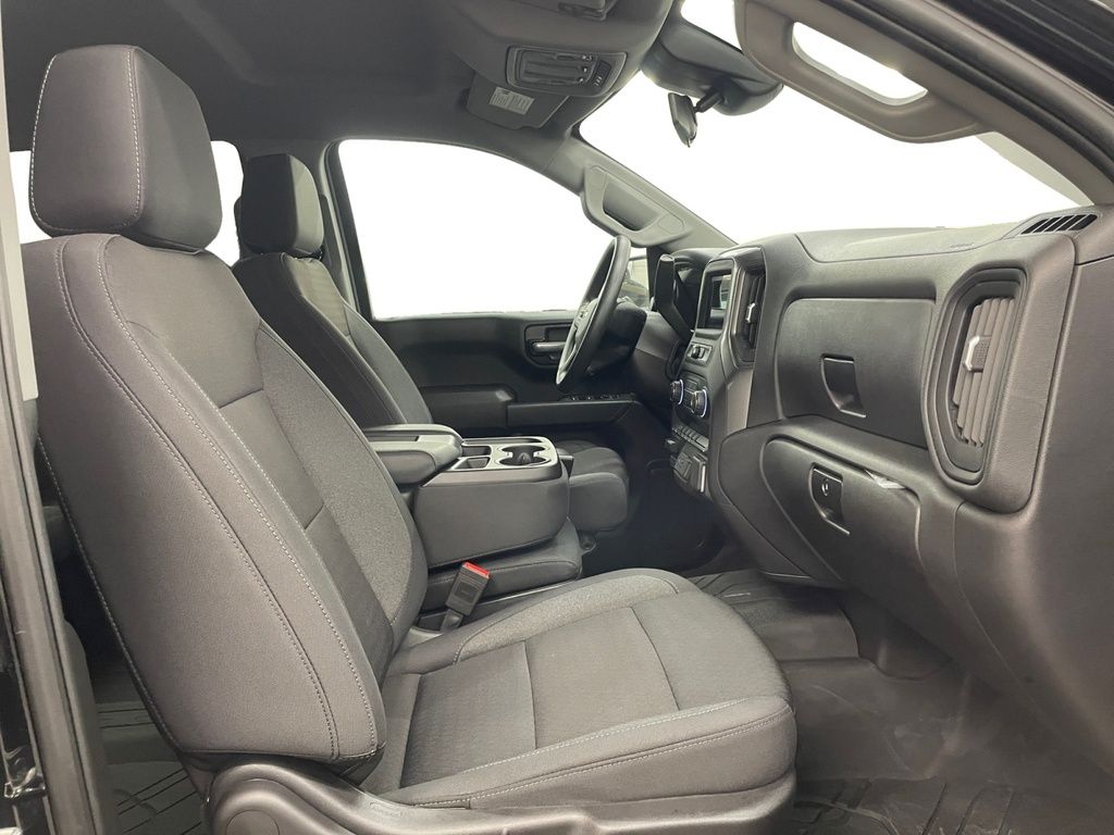 Chevrolet Silverado 1500 CUSTOM 2025