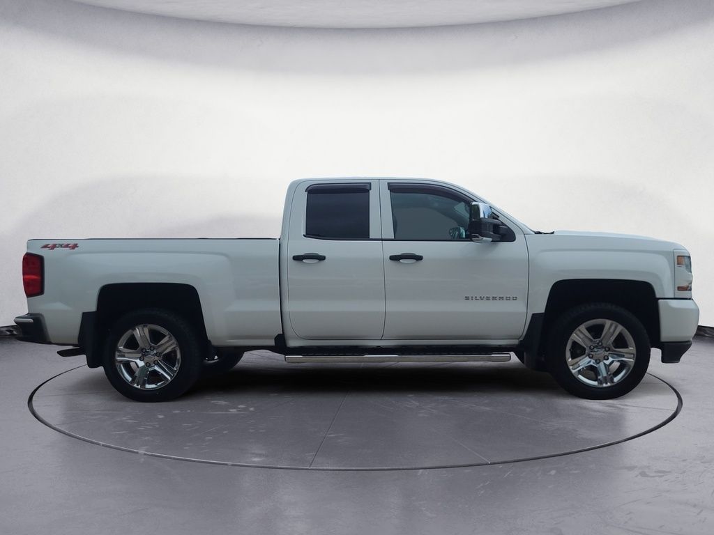 2019 Chevrolet Silverado 1500  CREW LT 4WD