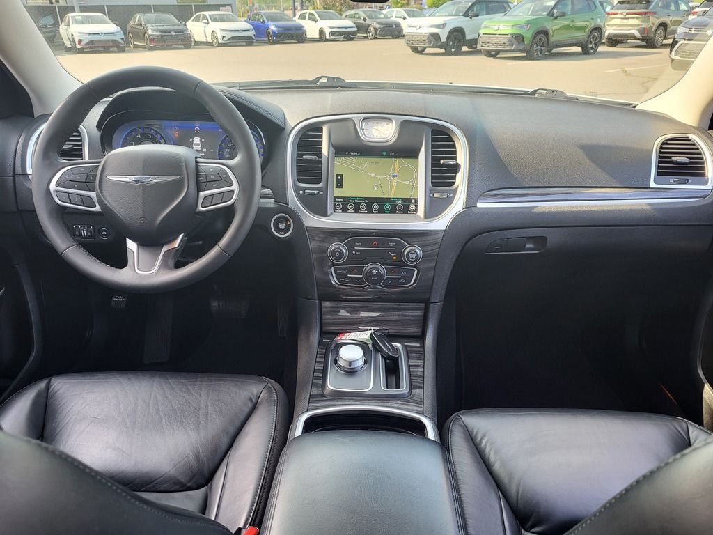 2022 Chrysler 300 TOURING L
