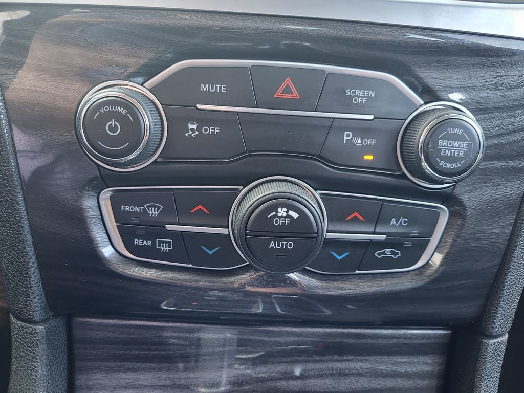 2022 Chrysler 300 TOURING L