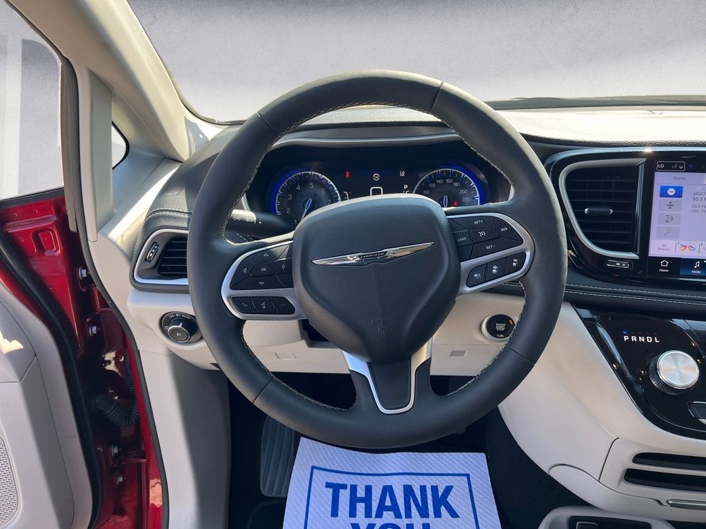 2024 Chrysler Pacifica TOURING-L