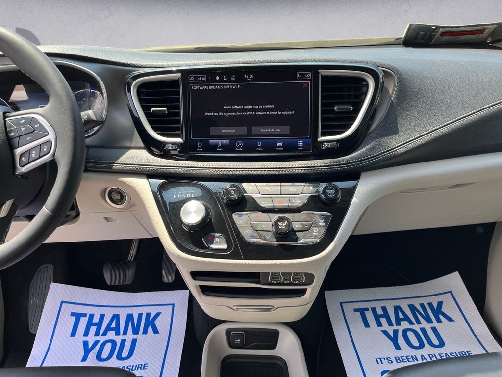 2024 Chrysler Pacifica TOURING-L