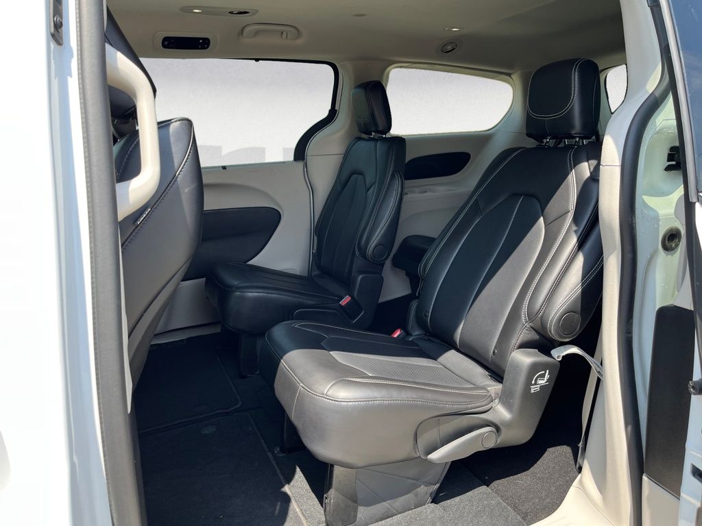 2024 Chrysler Pacifica TOURING-L