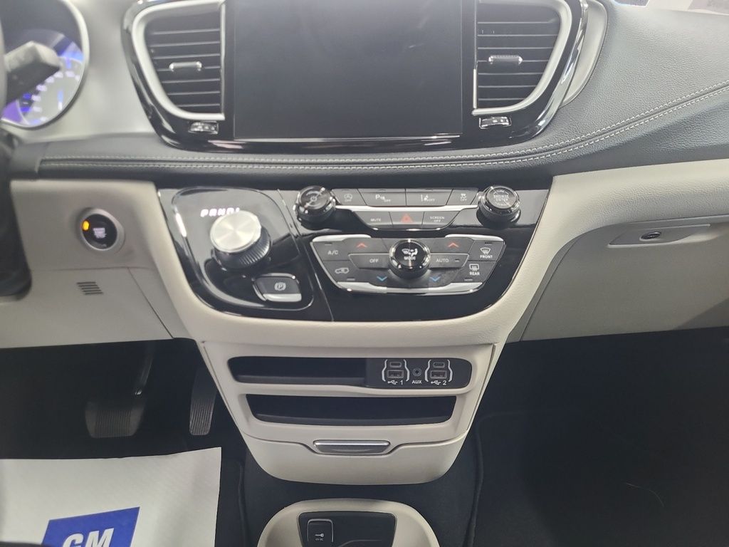 2024 Chrysler Pacifica TOURING-L