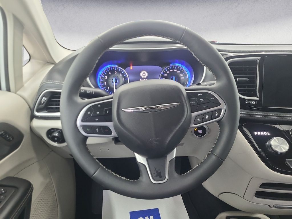 2024 Chrysler Pacifica TOURING-L