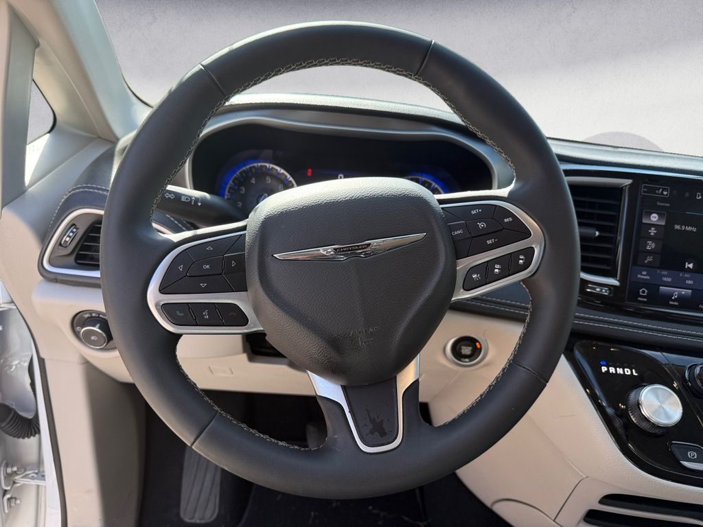 2024 Chrysler Pacifica TOURING-L