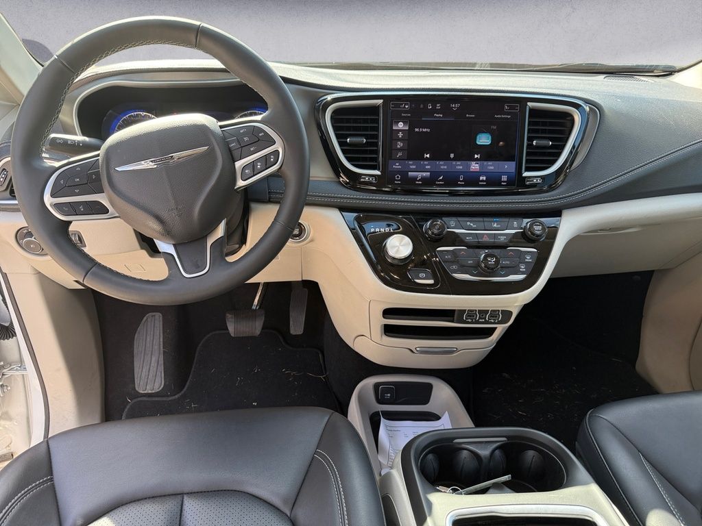 2024 Chrysler Pacifica TOURING-L